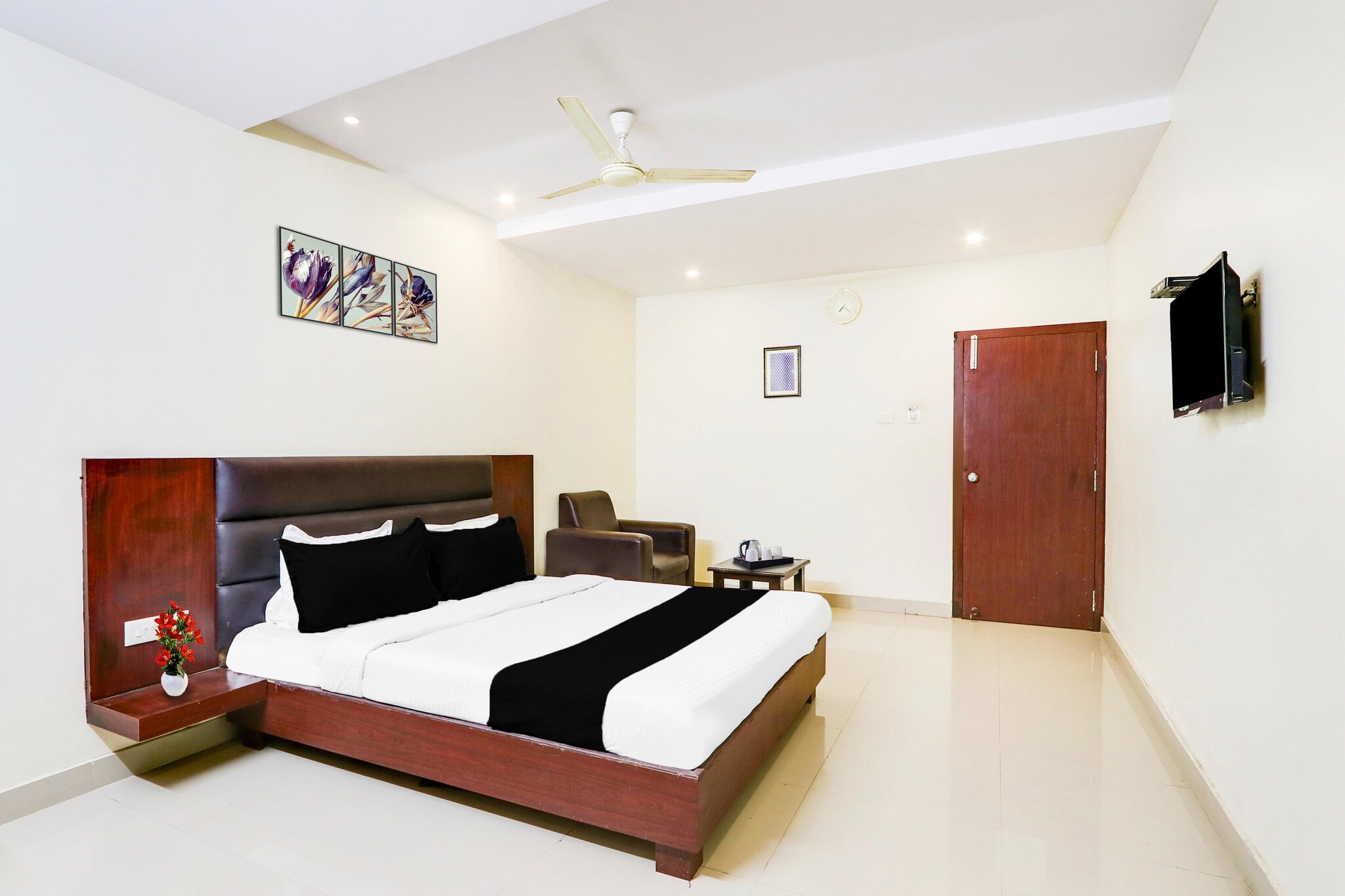 Located within 47 km of Vijayawada Station and 49 km of Kanakadurga temple, Premium Stays at Gudivada by Sistala Atithi Inn provides rooms with air conditioning and a private bathroom in GudivÄda. Among the facilities at this property are room service and a 24-hour front desk, along with free WiFi throughout the property. The hotel features family rooms.

Guest rooms at the hotel are equipped with a seating area, a flat-screen TV with satellite channels and a private bathroom with free toiletries and a bath or shower. All rooms include a desk.

Guests at Premium Stays at Gudivada by Sistala Atithi Inn can enjoy a continental breakfast.

Vijayawada Airport is 30 km away.

Unmarried couples are warmly welcome at this property.
Guests with local ID proof are warmly welcome.
Apologies, but we are currently unable to host foreign nationals at this property.
Early Check-In Policy: A full dayâ€™s room rate will be charged for check-ins before 6:00 AM. Complimentary early check-in is available between 6:00 AM and 10:00 AM, subject to room availability.
 
Check-in is only available to guests aged 18 and above. Please provide a government-issued ID to confirm your age.