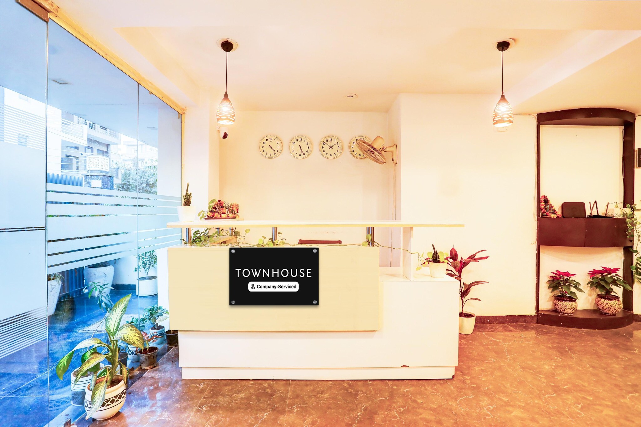 Ground floor: (bedroom(Parking, double bed, TV, seating area, electric kettle, dishwasher, bathtub or shower, shower, washbasin, toilet, air conditioning, lift, Towels for a fee, telephone, shampoo, body soap, hot water), bathroom)