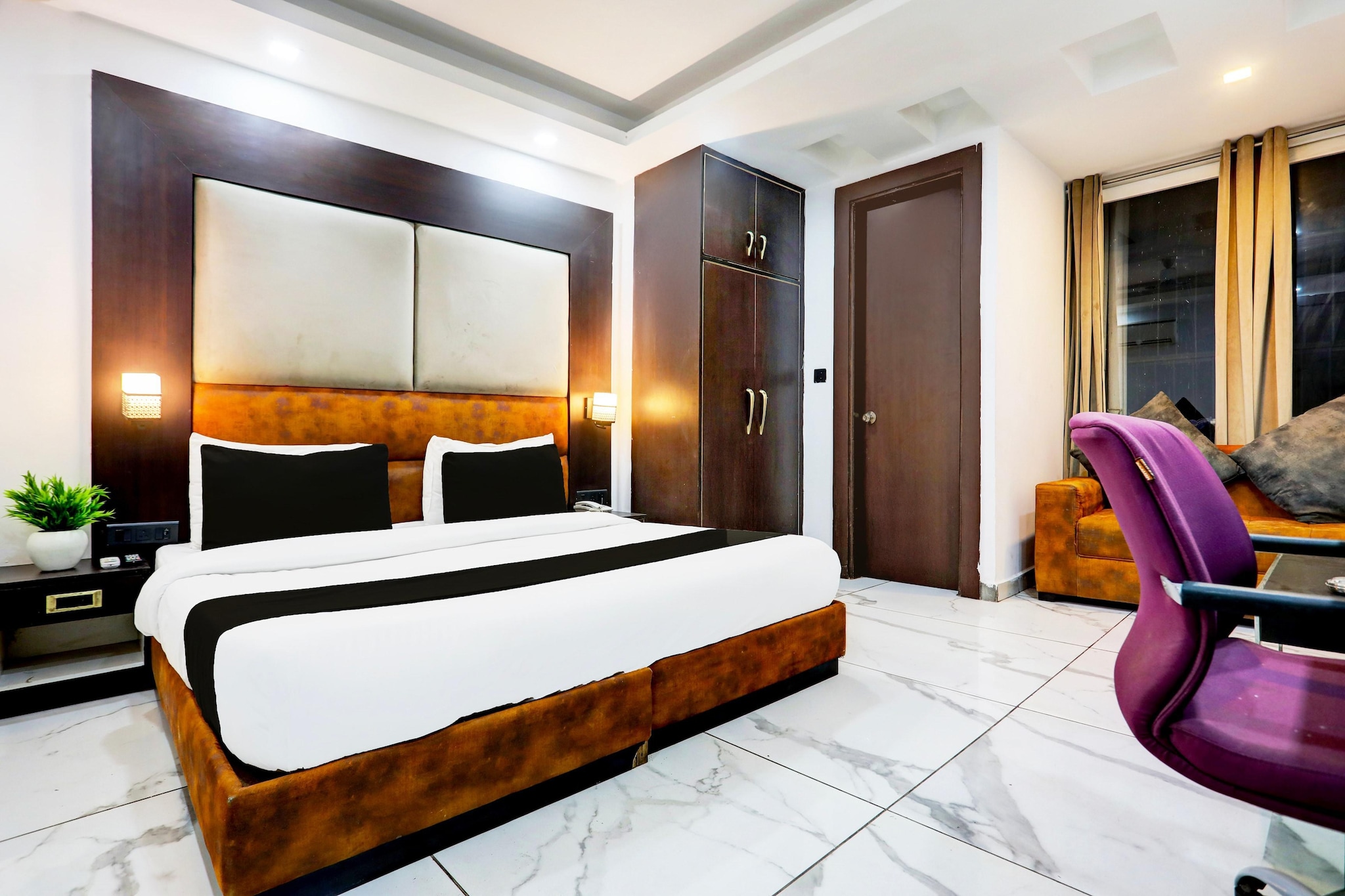 Located within 5.3 km of WorldMark Gurgaon and 7.6 km of MG Road, Mordern Luxury Stays at Sector 52 Gurgaon provides rooms with air conditioning and a private bathroom in Gurgaon. Among the facilities at this property are room service and a 24-hour front desk, along with free WiFi throughout the property. The hotel features family rooms.

All units at the hotel are equipped with a seating area, a flat-screen TV with satellite channels and a private bathroom with free toiletries and a bath or shower. The rooms include a desk.

Qutub Minar is 21 km from Mordern Luxury Stays at Sector 52 Gurgaon, while Tughlaqabad Fort is 27 km away. Delhi International Airport is 16 km from the property.

Unmarried couples are warmly welcome at this property.
Guests with local ID proof are warmly welcome.
Apologies, but we are currently unable to host foreign nationals at this property.
Early Check-In Policy: A full dayâ€™s room rate will be charged for check-ins before 6:00 AM. Complimentary early check-in is available between 6:00 AM and 10:00 AM, subject to room availability.
 
Check-in is only available to guests aged 18 and above. Please provide a government-issued ID to confirm your age.
