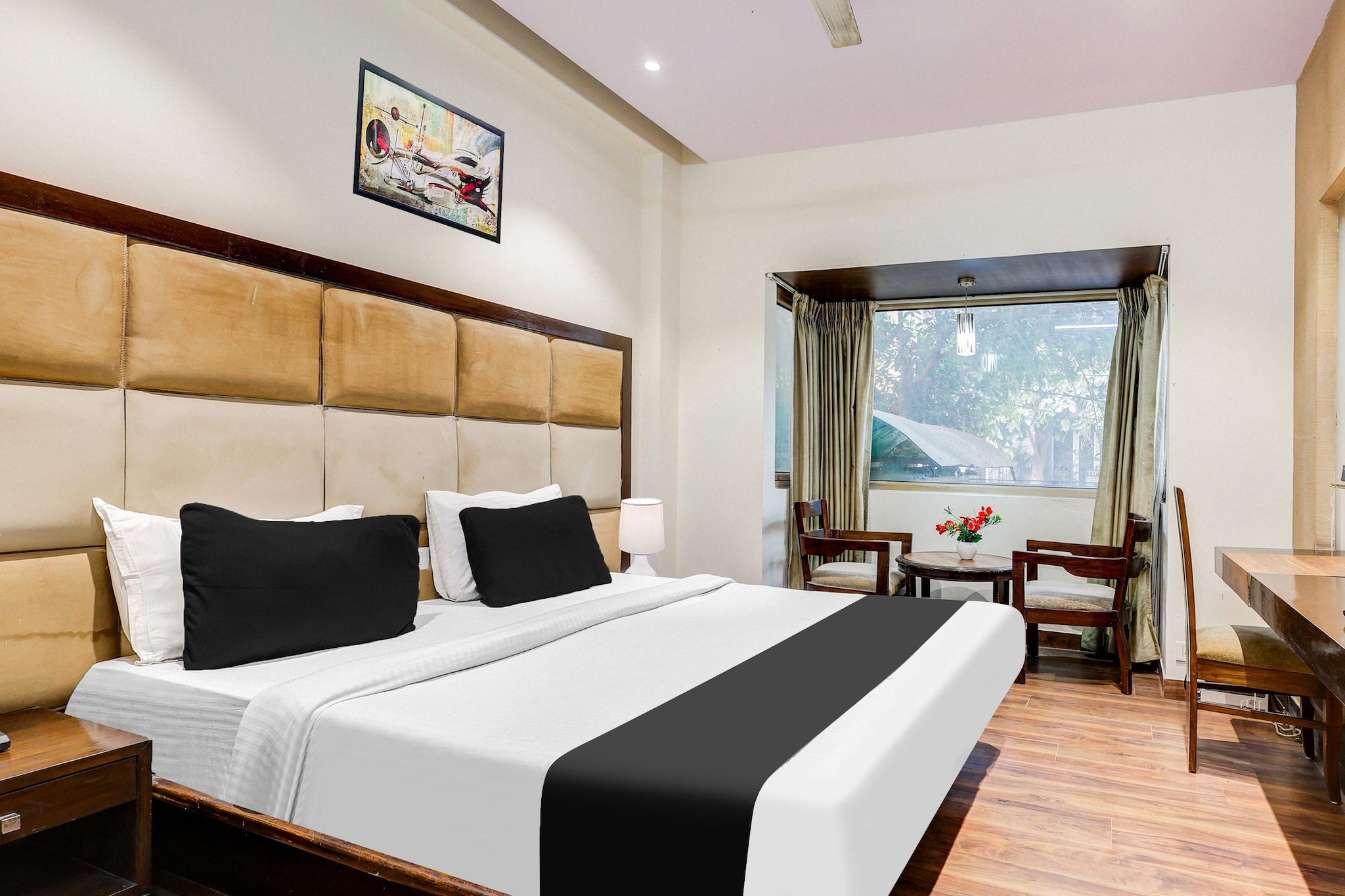 Ground floor: (bedroom(double bed, TV, seating area, electric kettle, dishwasher, toilet, air conditioning, telephone, Floor mattress), bathroom(bathtub or shower, shower, washbasin, toilet, Towels for a fee, shampoo, body soap, hot water), lift, Laundry Package for a fee)