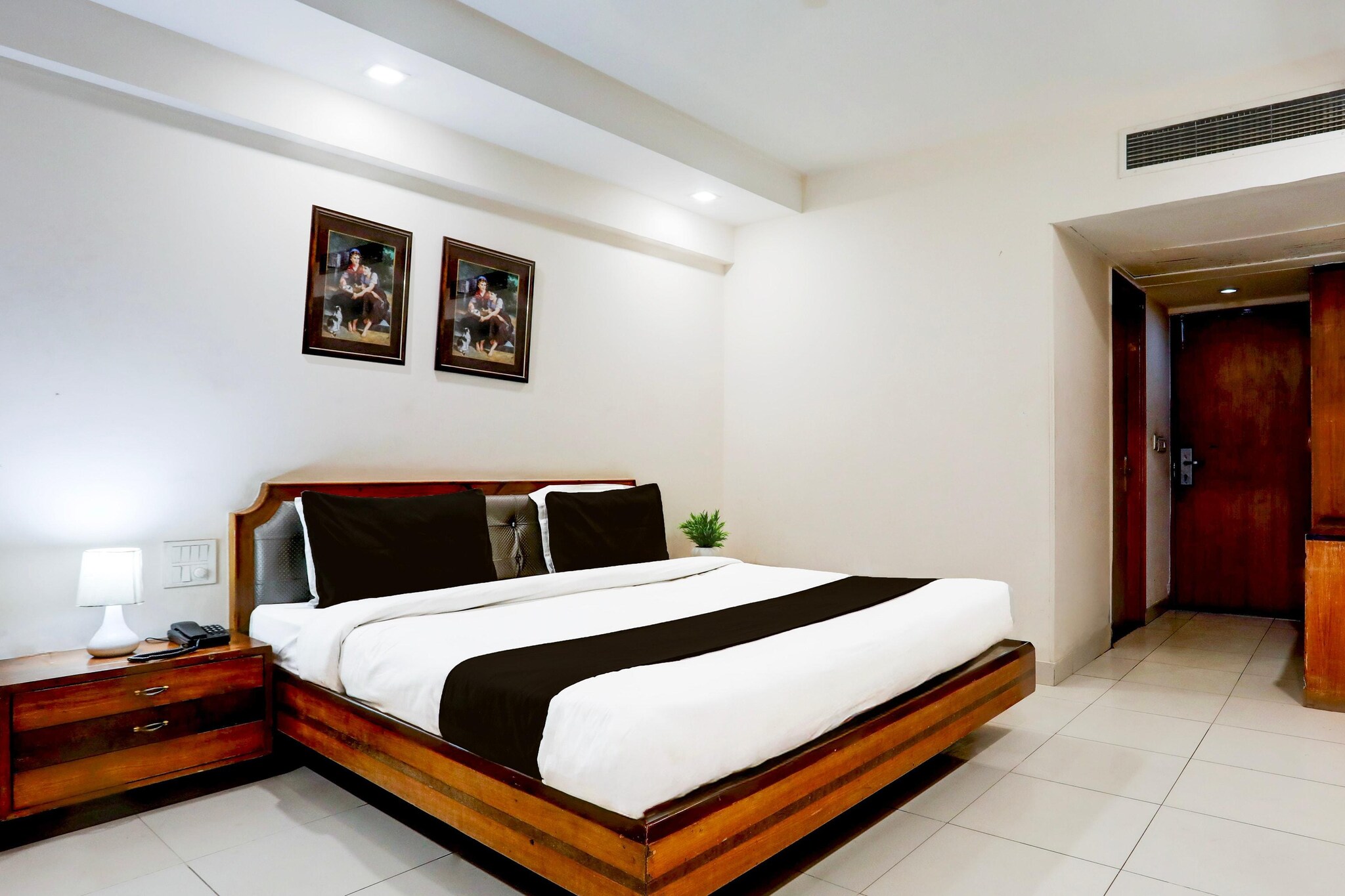 Cosy Stays at Padav Square Gwalior