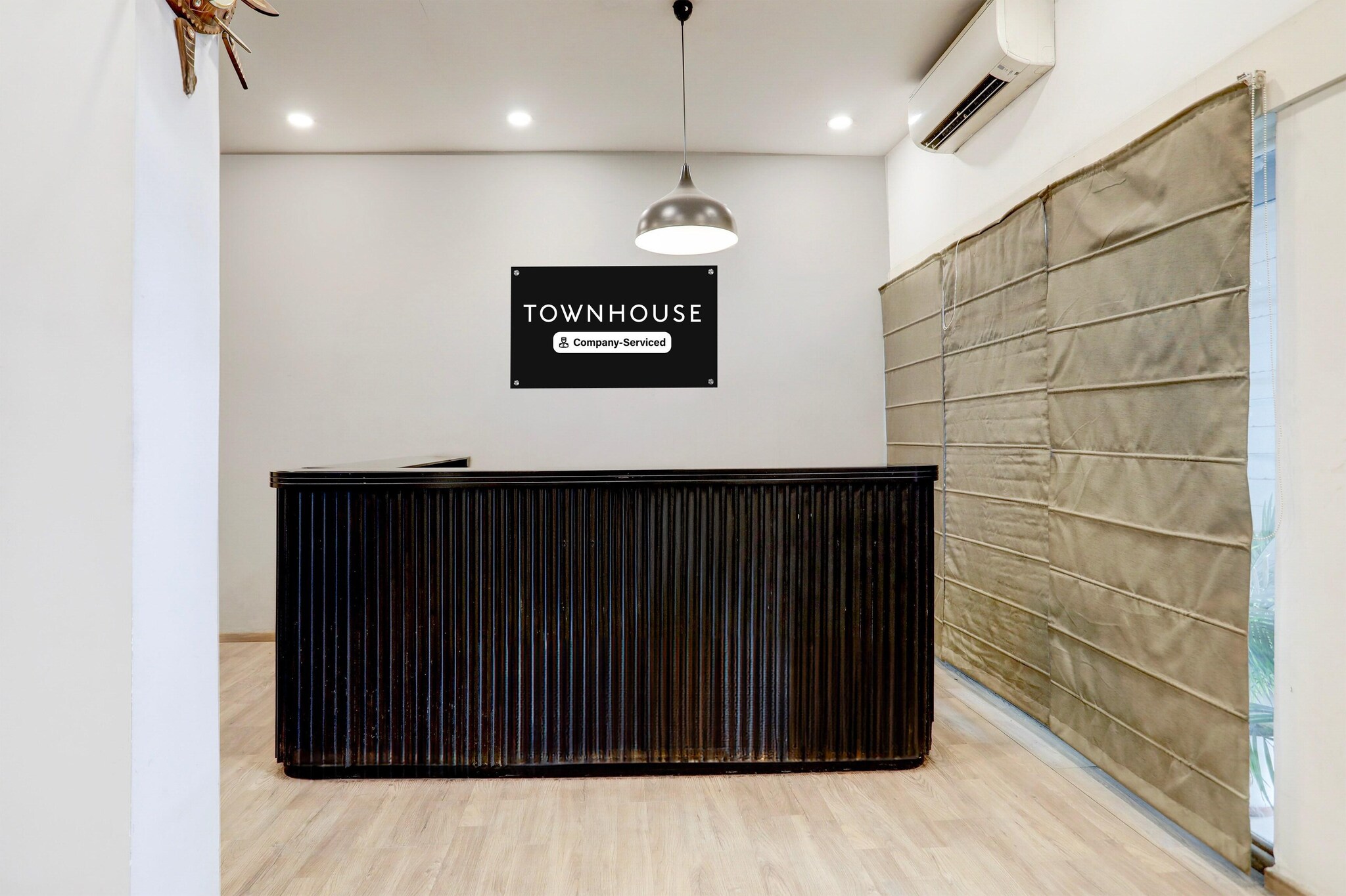 Featuring 4-star accommodation, Cosy Nest at Kalmana Market Nagpur is situated in Nagpur, 8.8 km from Vidarbha Cricket Association Stadium and 2.2 km from Shri Swaminarayan Temple. Among the facilities of this property are a restaurant, a shared kitchen and a shared lounge, along with free WiFi throughout the property. The accommodation features room service and a 24-hour front desk for guests.
At the hotel rooms are equipped with air conditioning and a TV.
Nagpur Railway Station is 7.8 km from Cosy Nest at Kalmana Market Nagpur, while Sitabuldi Fort is 8.5 km from the property. Dr. Babasaheb Ambedkar International Airport is 14 km away.
Unmarried couples are warmly welcome at this property.
Guests with local ID proof are warmly welcome.
Apologies, but we are currently unable to host foreign nationals at this property.
Early Check-In Policy: A full day’s room rate will be charged for check-ins before 6:00 AM. Complimentary early check-in is available between 6:00 AM and 10:00 AM, subject to room availability.
Check-in is only available to guests aged 18 and above. Please provide a government-issued ID to confirm your age.