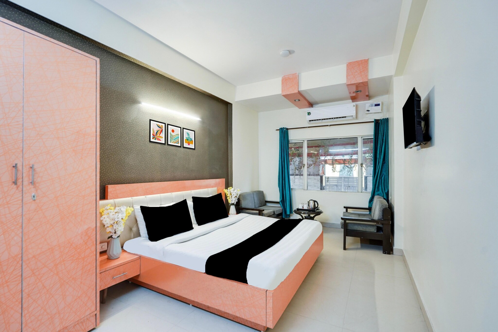Premium Stays at Sector 55 Noida
