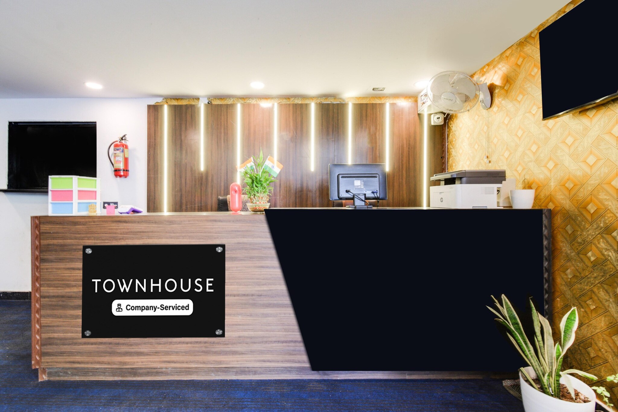 Ground floor: (bedroom(double bed, TV, seating area, electric kettle, dishwasher, bathtub or shower, shower, washbasin, toilet, air conditioning, lift, Towels for a fee, telephone, shampoo, body soap, hot water), bathroom)