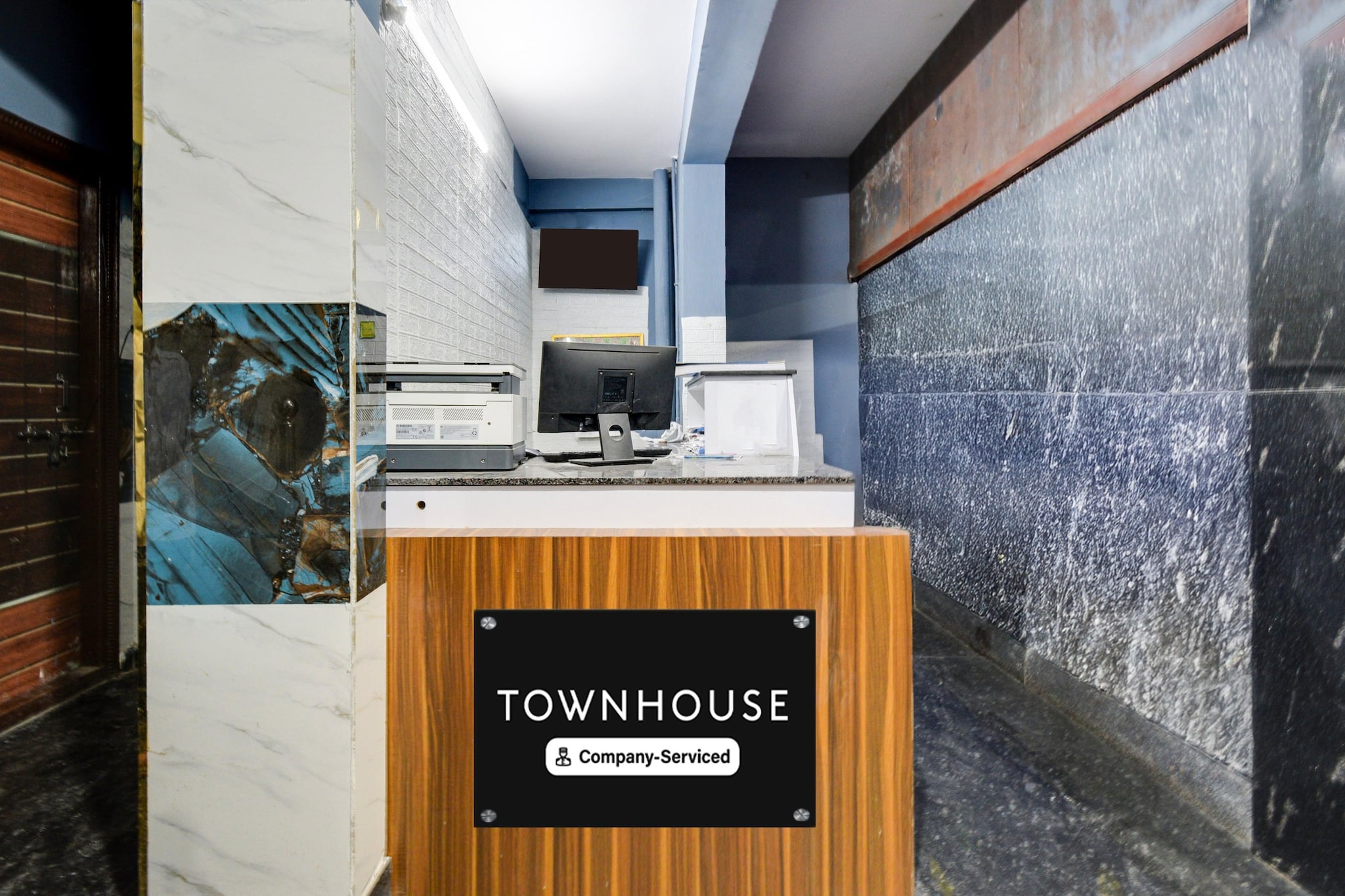 Set within 8.5 km of ISB and 13 km of City Centre Mall, Modern Bliss at Hitech City Hyderabad offers rooms with air conditioning and a private bathroom in Kondapur. This 4-star hotel offers room service, a 24-hour front desk and free WiFi. The hotel features family rooms.
The units at the hotel come with a seating area, a flat-screen TV with satellite channels and a private bathroom with free toiletries and a bath or shower. The rooms feature a desk.
Guests at Modern Bliss at Hitech City Hyderabad can enjoy a continental breakfast.
Golkonda Fort is 14 km from the accommodation, while Hussain Sagar Lake is 16 km away. Rajiv Gandhi International Airport is 35 km from the property.
Unmarried couples are warmly welcome at this property.
Guests with local ID proof are warmly welcome.
Early Check-In Policy: A full day’s room rate will be charged for check-ins before 6:00 AM. Complimentary early check-in is available between 6:00 AM and 10:00 AM, subject to room availability.
Check-in is only available to guests aged 18 and above. Please provide a government-issued ID to confirm your age.