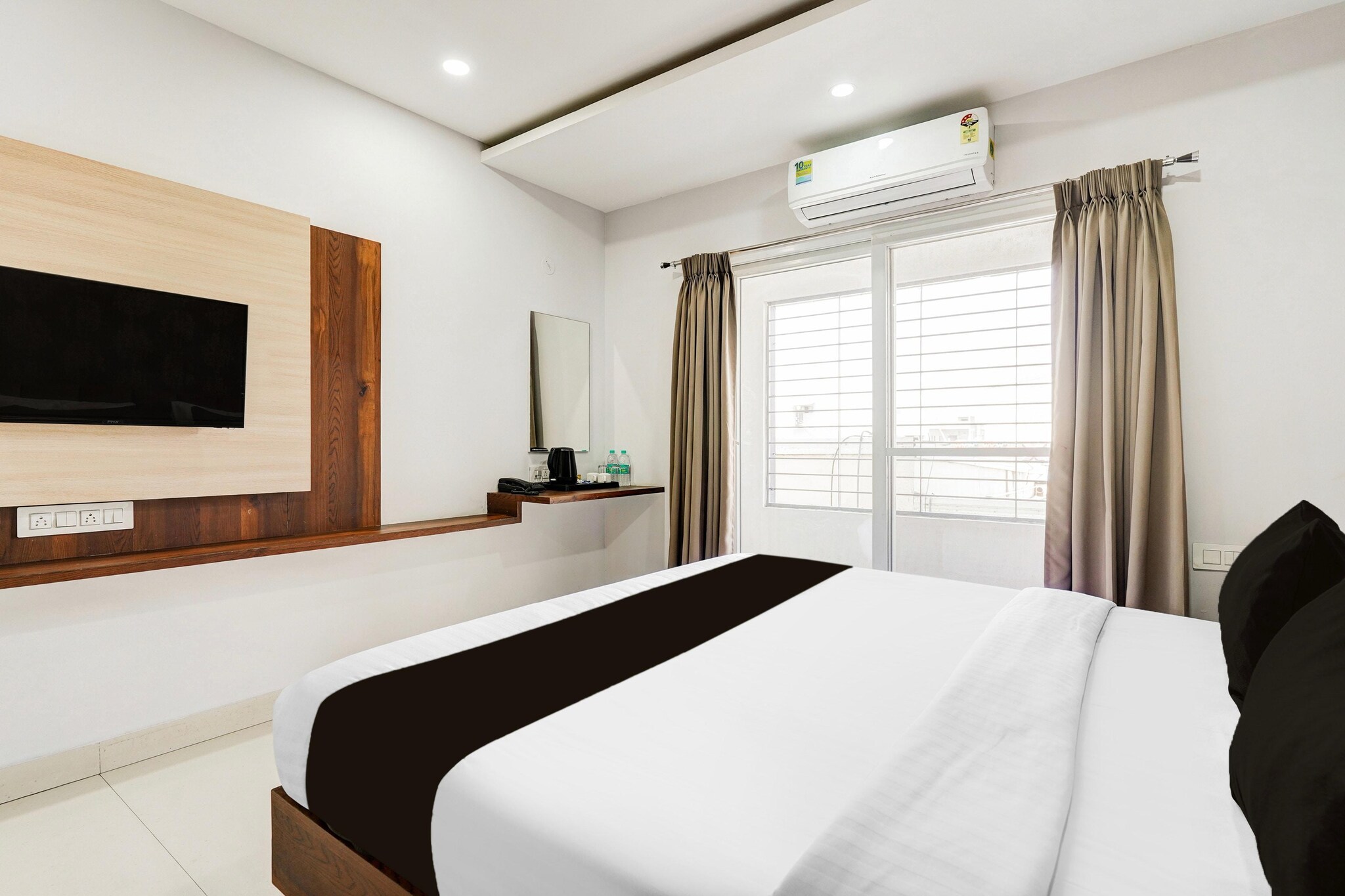 Elite Stays at DLF Newtown