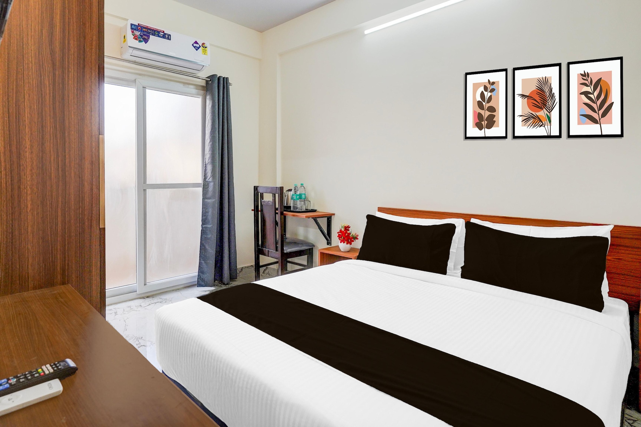 Located within 4.6 km of The Heritage Centre & Aerospace Museum and 12 km of Forum Mall, Koramangala, Elite Stays at Marathalli with Inhouse Restaurant provides rooms with air conditioning and a private bathroom in Bangalore. This 4-star hotel offers room service, a 24-hour front desk and free WiFi. The hotel features family rooms.
All units at the hotel are equipped with a seating area, a flat-screen TV with satellite channels and a private bathroom with free toiletries and a bath or shower. The rooms include a desk.
Brigade Road is 13 km from Elite Stays at Marathalli with Inhouse Restaurant, while Commercial Street is 14 km away. Kempegowda International Airport is 45 km from the property.
Unmarried couples are warmly welcome at this property.
Guests with local ID proof are warmly welcome.
Early Check-In Policy: A full day’s room rate will be charged for check-ins before 6:00 AM. Complimentary early check-in is available between 6:00 AM and 10:00 AM, subject to room availability.