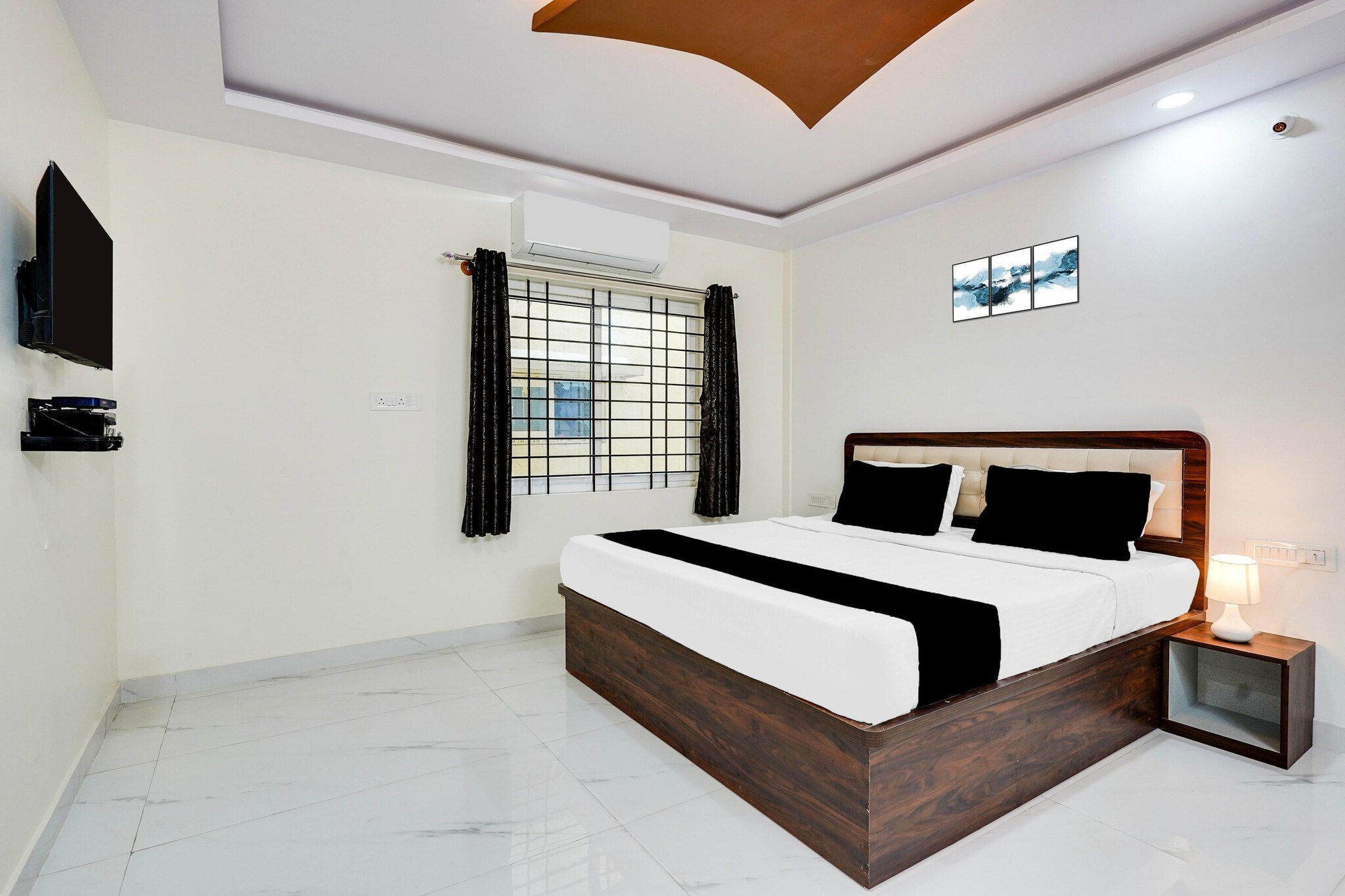 Super Townhouse Bidadi Formerly Royal Garuda