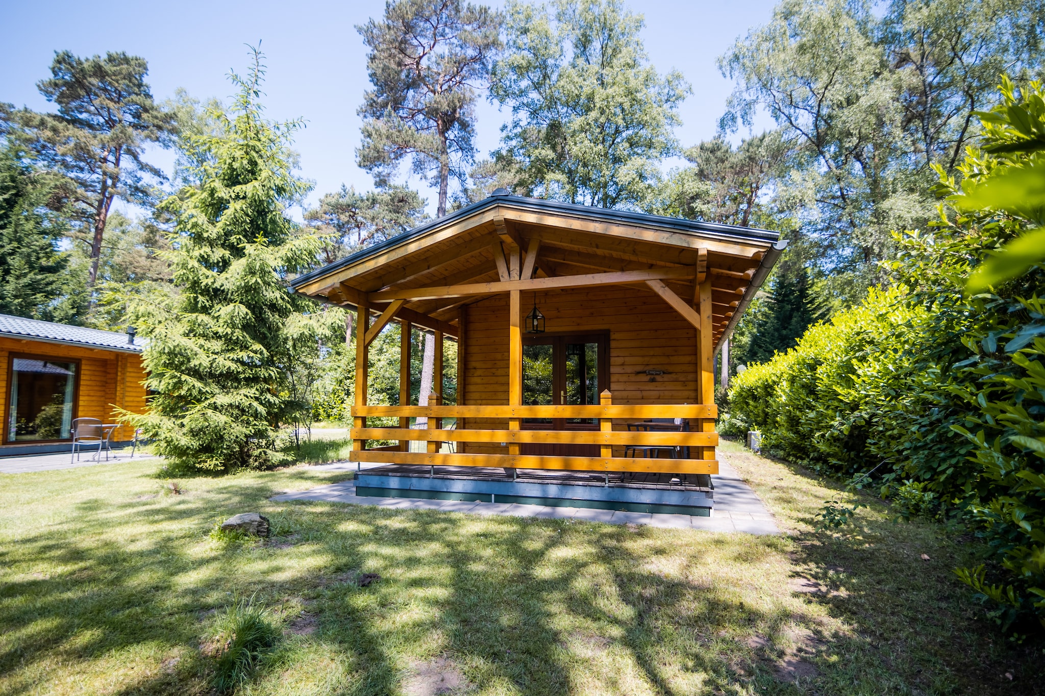 2-persoons wellness lodge-Tuinen zomer