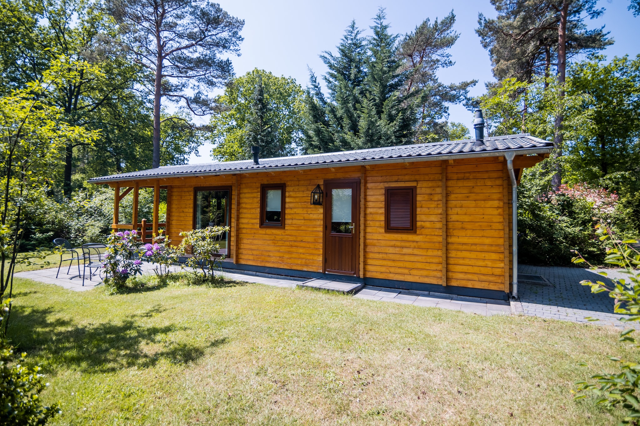 2-persoons wellness lodge-Tuinen zomer