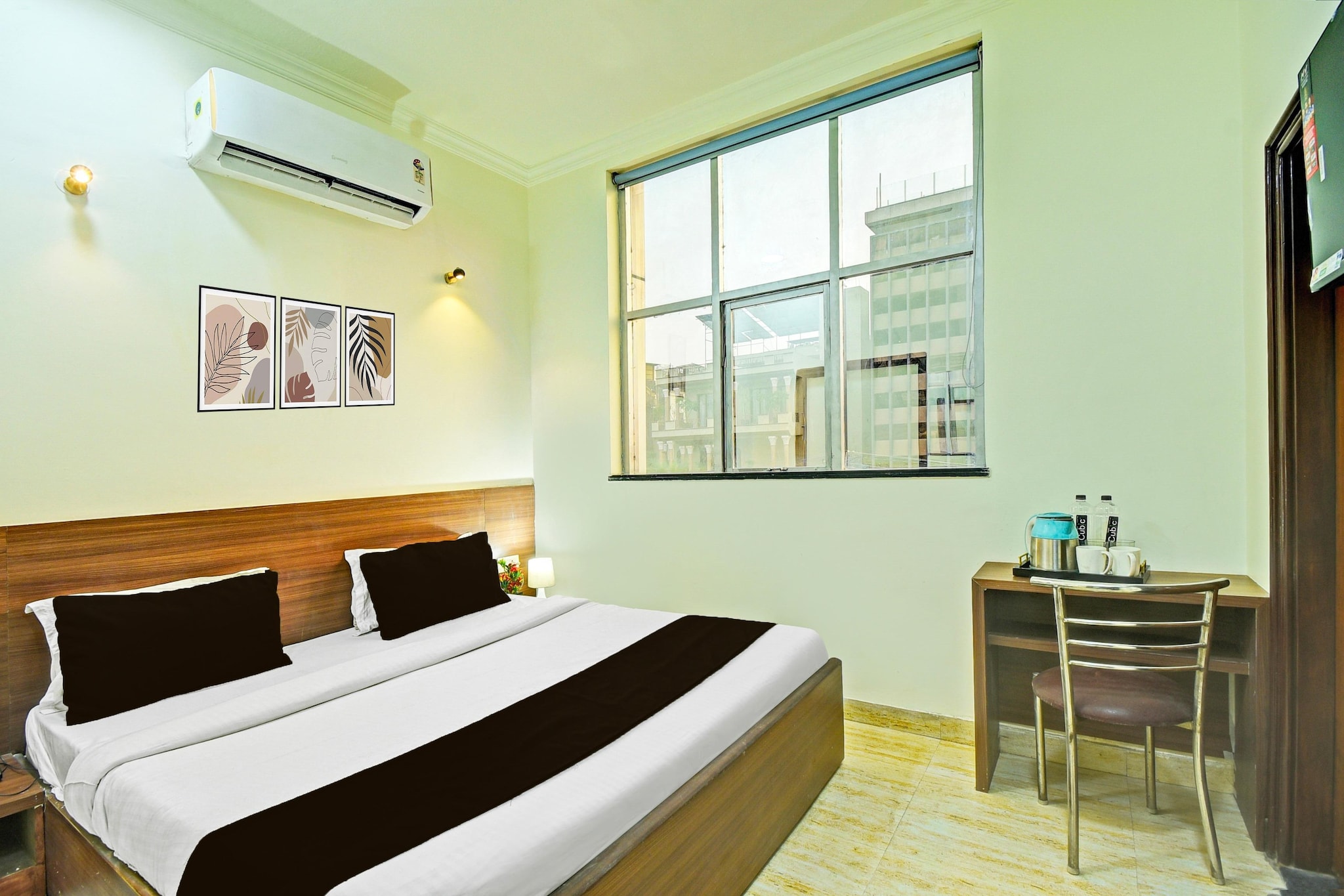 Well set in the Malviya Nagar district of Jaipur, Elegant Escape at JLN Marg Jaipur is located 4.7 km from Govind Dev Ji Temple, 5.3 km from Birla Mandir Temple, Jaipur and 9.2 km from City Palace. Featuring a restaurant, the 3-star hotel has air-conditioned rooms with free WiFi, each with a private bathroom. The accommodation provides a shared kitchen, room service and luggage storage for guests.
All units at the hotel are equipped with a seating area and a flat-screen TV with satellite channels. All guest rooms include a desk.
A continental breakfast is available at Elegant Escape at JLN Marg Jaipur.
Speaking English and Hindi, staff will be happy to provide guests with practical guidance on the area at the reception.
Jantar Mantar, Jaipur is 9.3 km from the accommodation, while Hawa Mahal - Palace of Winds is 10 km away. Jaipur International Airport is 2 km from the property.
Unmarried couples are warmly welcome at this property.
Guests with local ID proof are warmly welcome.
Apologies, but we are currently unable to host foreign nationals at this property.
Early Check-In Policy: A full day’s room rate will be charged for check-ins before 6:00 AM. Complimentary early check-in is available between 6:00 AM and 10:00 AM, subject to room availability.
Check-in is only available to guests aged 18 and above. Please provide a government-issued ID to confirm your age.