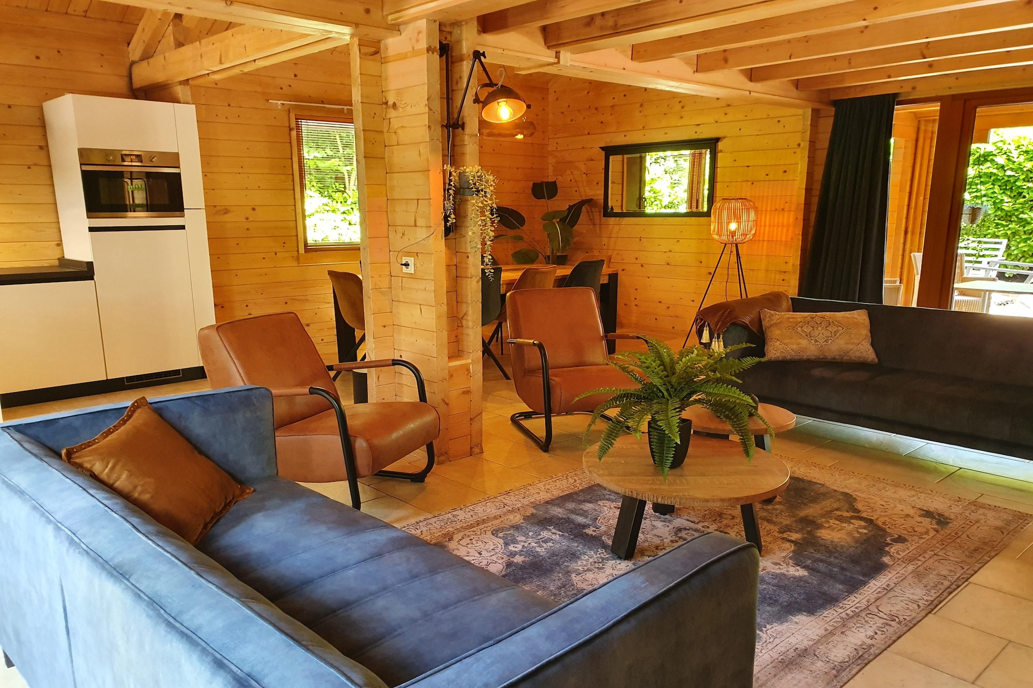 6-persoons luxe bosvilla Casa Madeira-Woonkamer