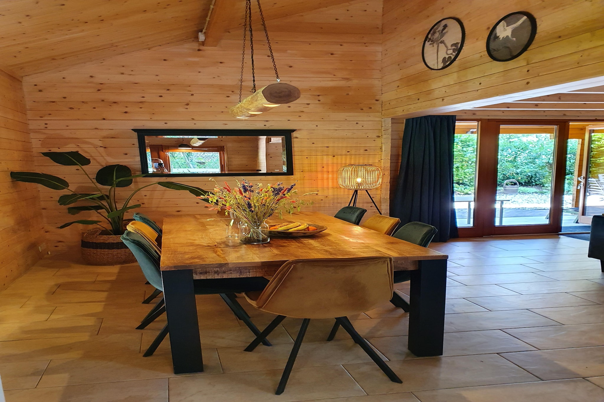6-persoons luxe bosvilla Casa Madeira-Eetkamer