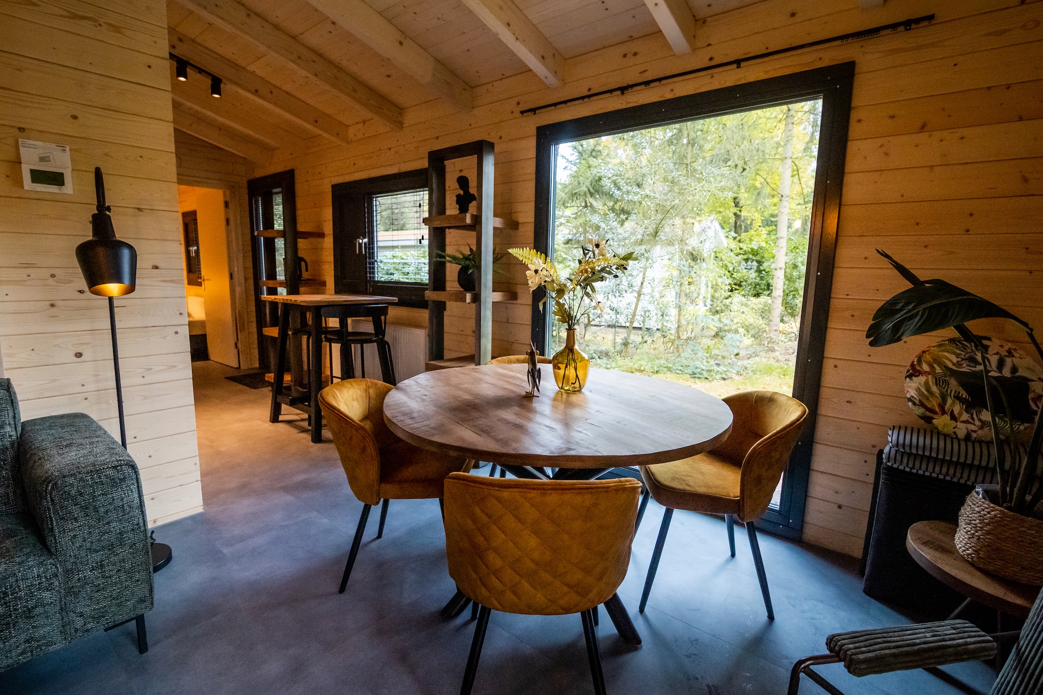4-persoons wellness lodge-Eetkamer