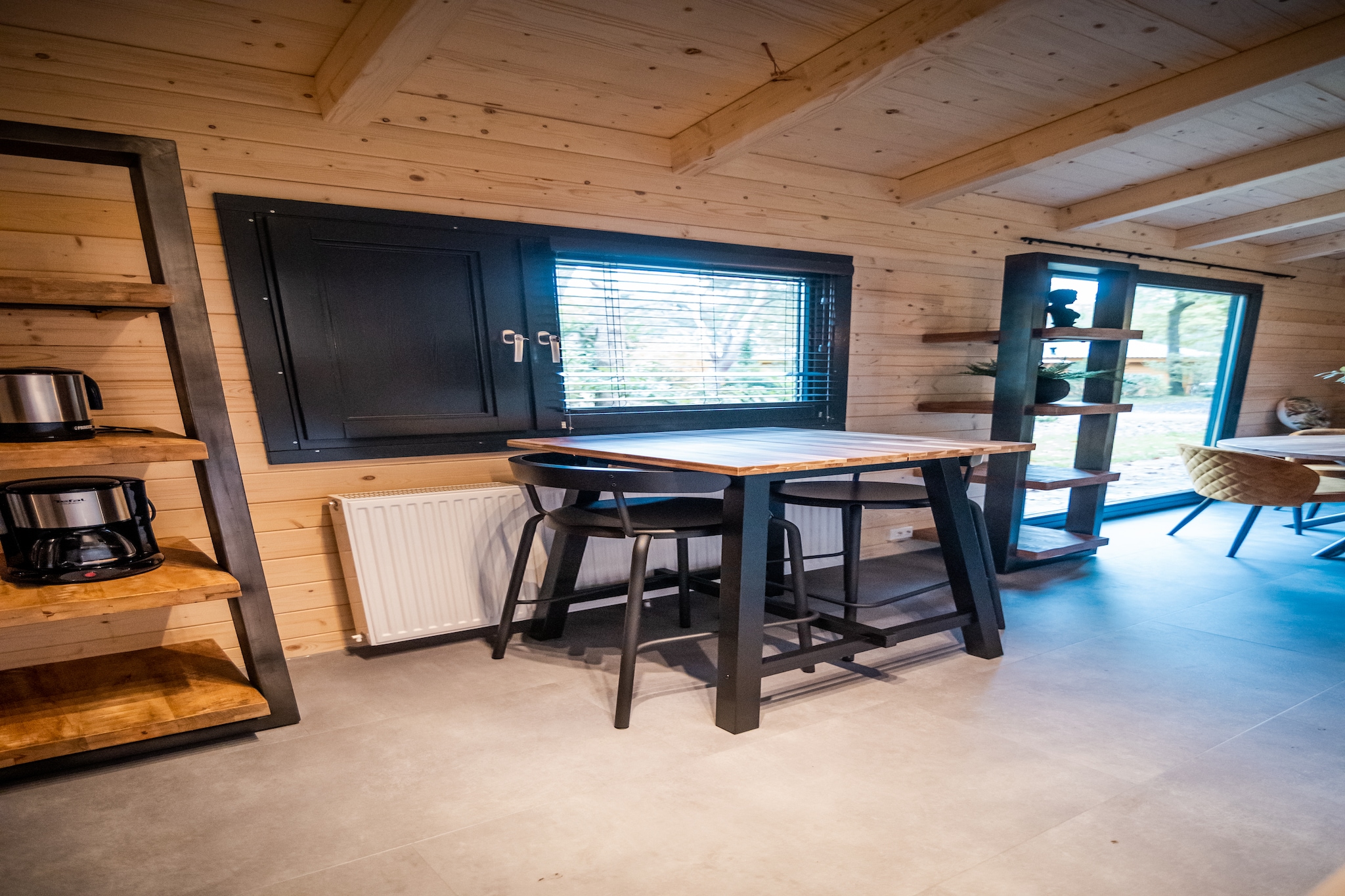 4-persoons wellness lodge-Eetkamer