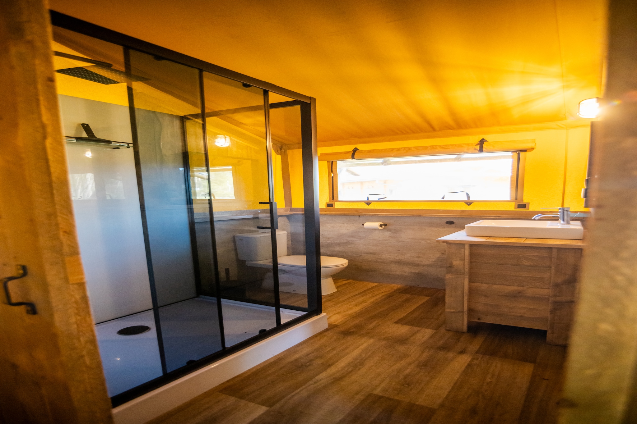 6 persoons Luxe Safaritent-Badkamer