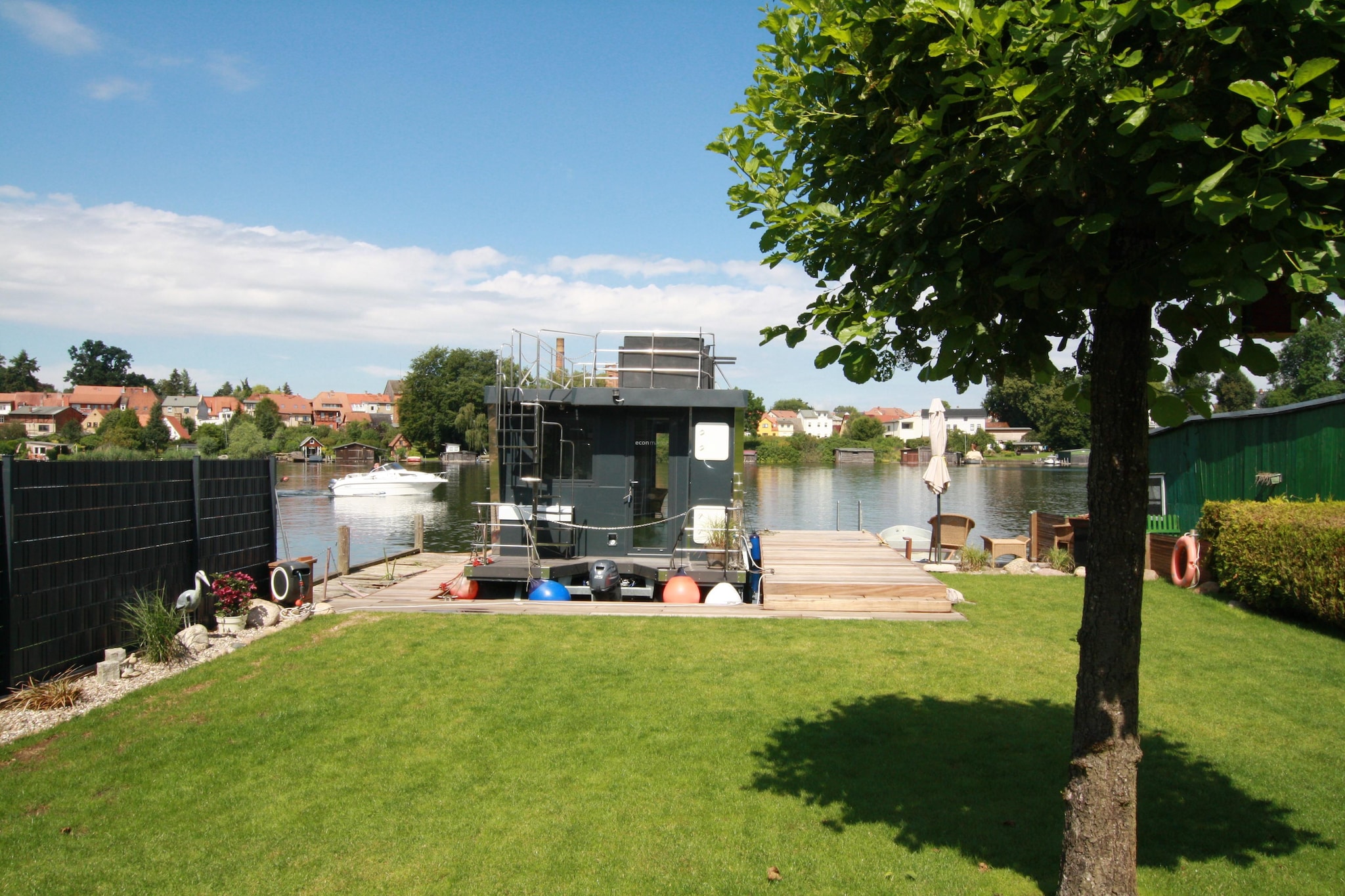 Hausboot Friedrich-Buitenkant zomer