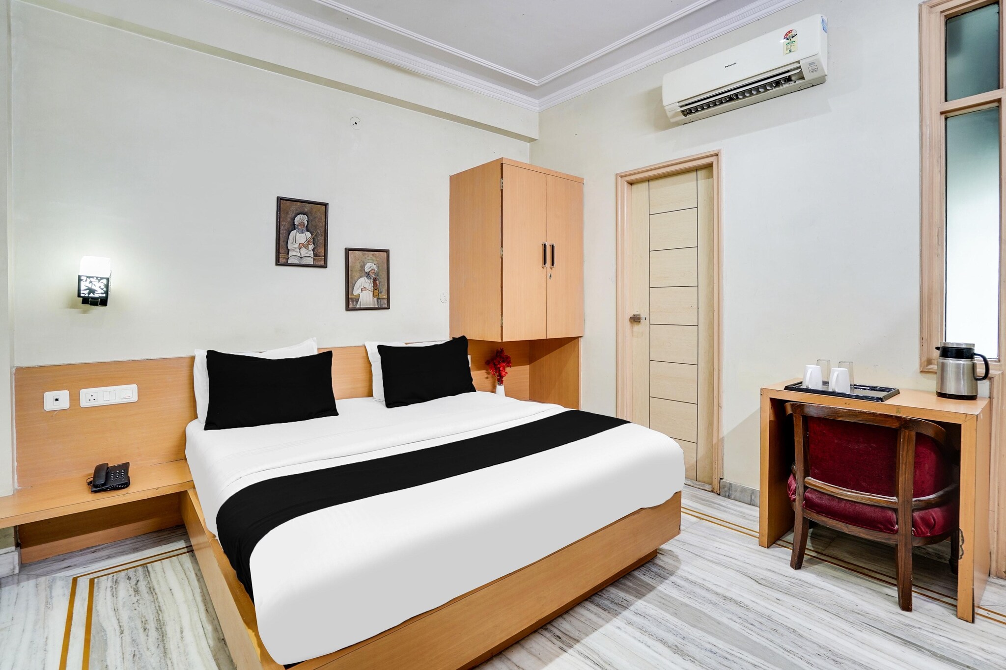 The Urban Nest with Rooftop Lounge Jaipur is situated in Jaipur, 2.7 km from Govind Dev Ji Temple and 6.1 km from Birla Mandir Temple, Jaipur. Featuring a shared lounge, the 4-star hotel has air-conditioned rooms with free WiFi, each with a private bathroom. The accommodation features a shared kitchen and room service for guests.
The rooms at the hotel are fitted with a seating area and a flat-screen TV with cable channels. All rooms have a desk.
The restaurant at The Urban Nest with Rooftop Lounge Jaipur specialises in Indian cuisine.
Speaking English and Hindi at the reception, staff are ready to help around the clock.
City Palace is 9.4 km from the accommodation, while Jantar Mantar, Jaipur is 10 km from the property. Jaipur International Airport is 4 km away.
Unmarried couples are warmly welcome at this property.
Guests with local ID proof are warmly welcome.
Apologies, but we are currently unable to host foreign nationals at this property.
Early Check-In Policy: A full day’s room rate will be charged for check-ins before 6:00 AM. Complimentary early check-in is available between 6:00 AM and 10:00 AM, subject to room availability.
Check-in is only available to guests aged 18 and above. Please provide a government-issued ID to confirm your age.