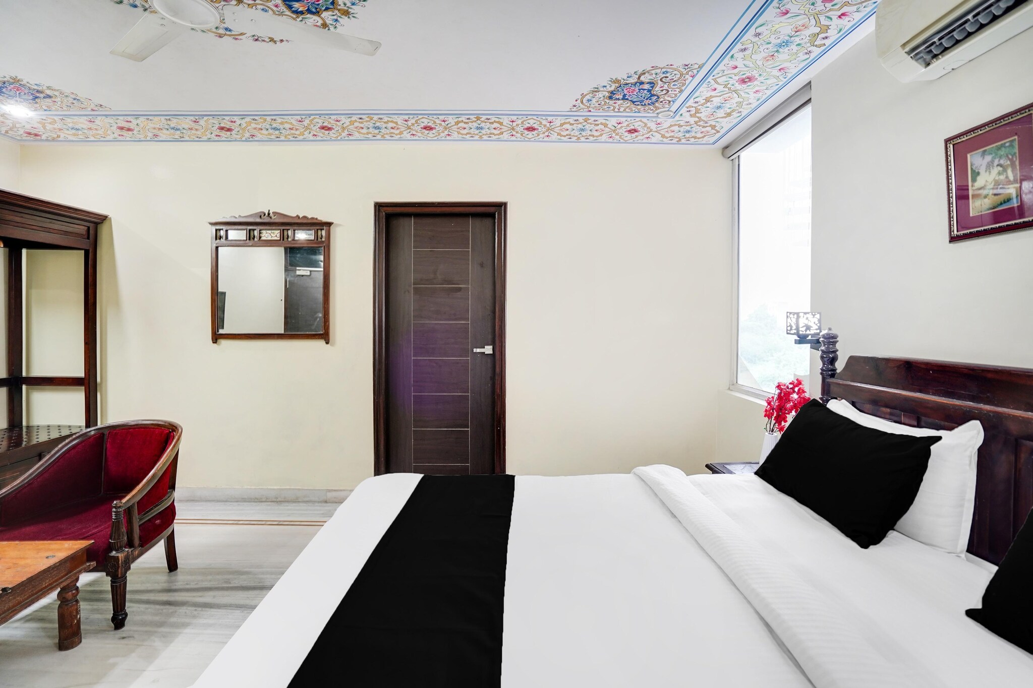 The Urban Nest with Rooftop Lounge Jaipur