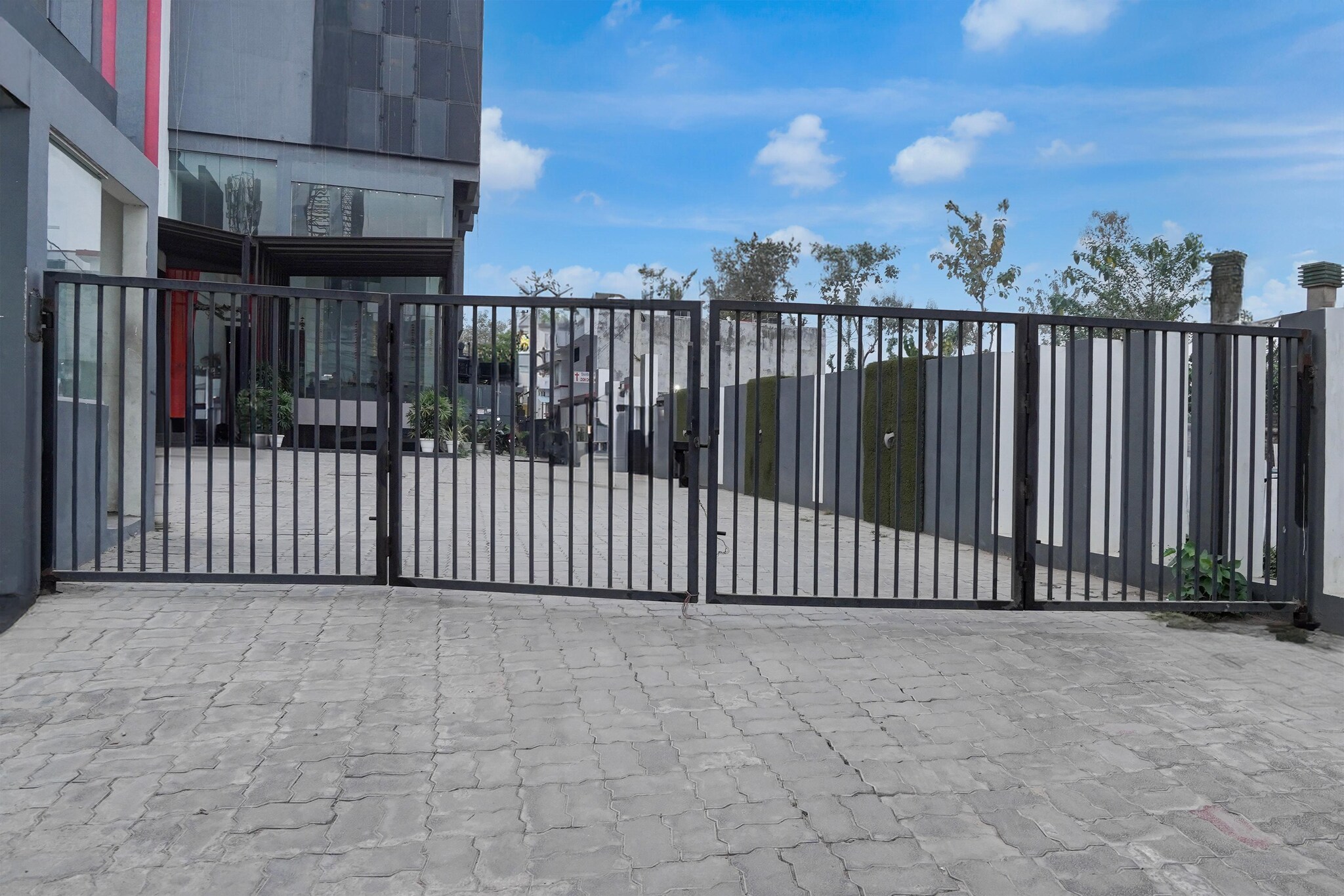 Luxury Stays Gomti Nagar Lucknow