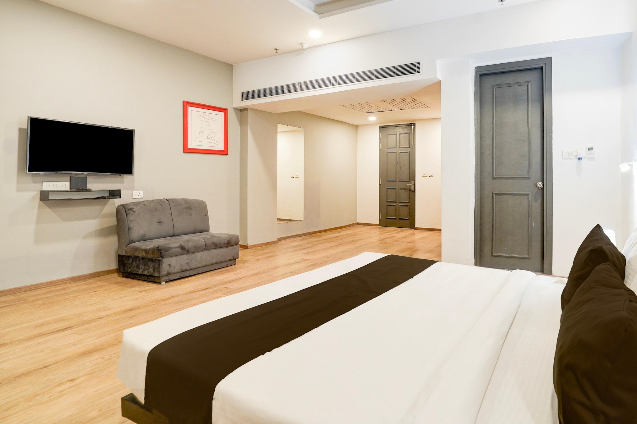 Luxury Stays Gomti Nagar Lucknow