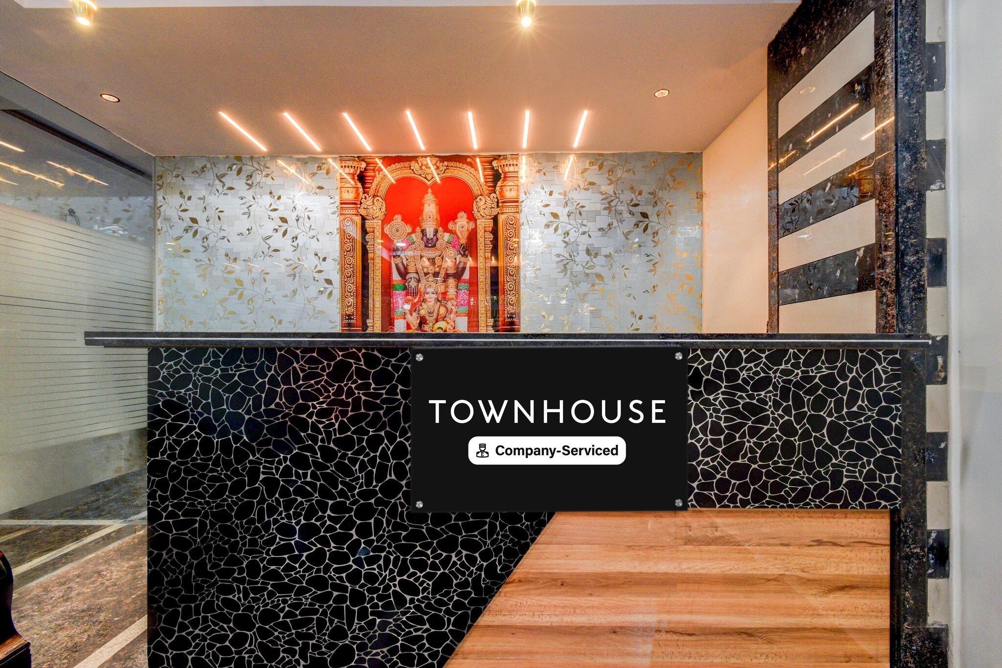 Ground floor: (bedroom(double bed, TV, seating area, electric kettle, dishwasher, bathtub or shower, shower, washbasin, toilet, air conditioning, lift, Towels for a fee, telephone, shampoo, body soap, Floor mattress), bathroom)