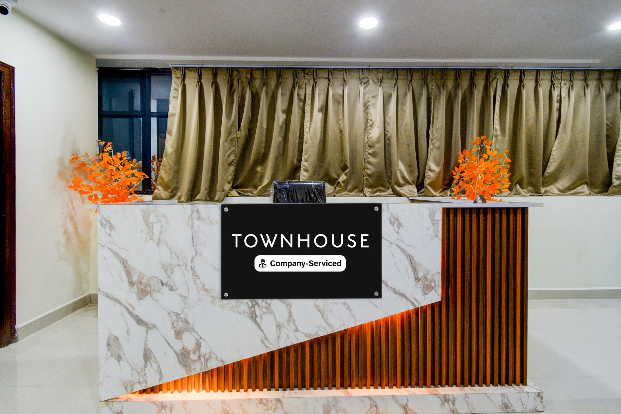 Ground floor: (bedroom(double bed, TV, seating area, electric kettle, dishwasher, bathtub or shower, shower, washbasin, toilet, air conditioning, lift, Towels for a fee, telephone, shampoo, body soap), bathroom)