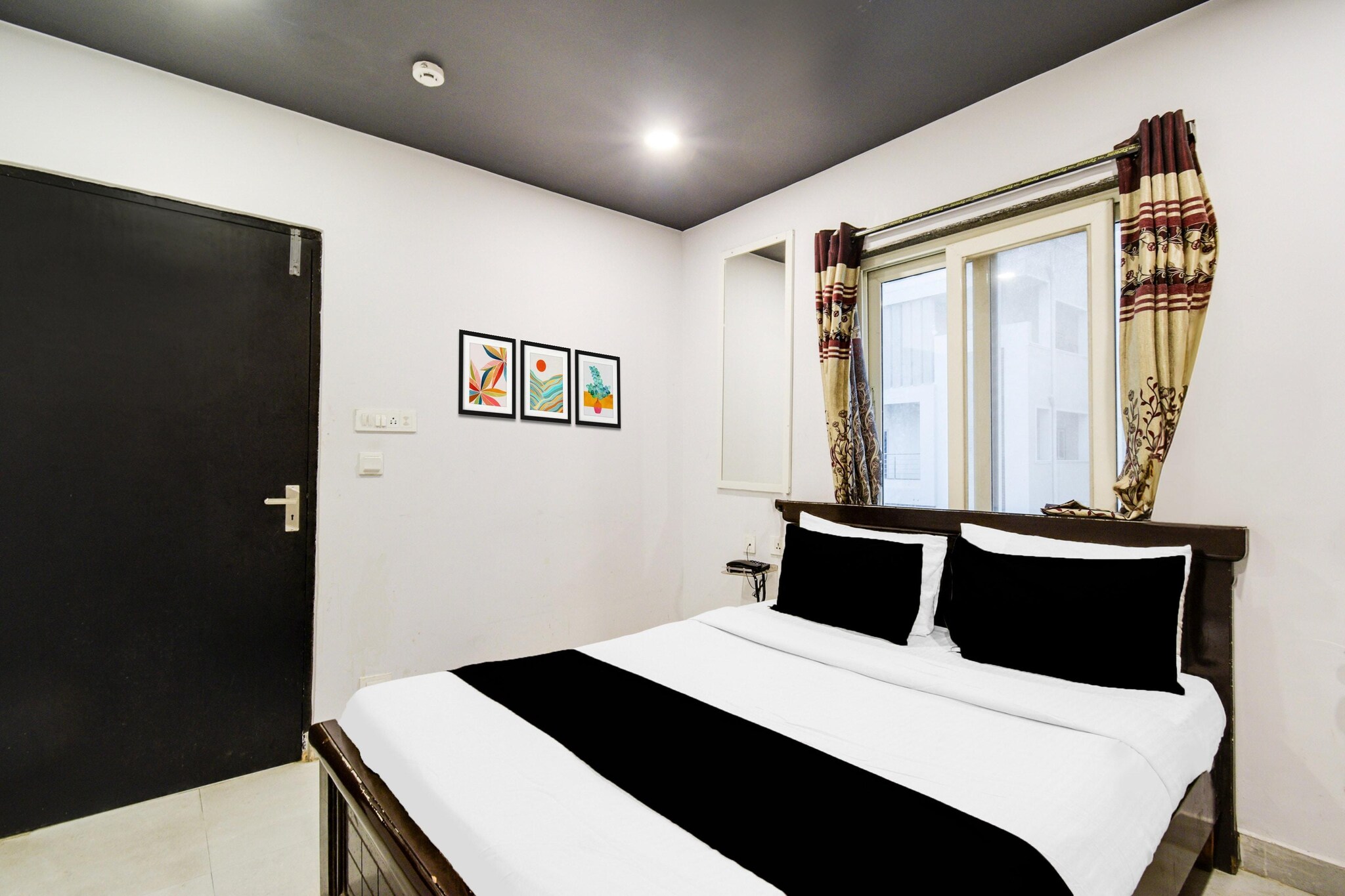 Blissful Urban Retreat at Alwal Road Hyderabad is situated in Trimulgherry, 15 km from Snow World and 15 km from Hussain Sagar Lake. With free WiFi, this 4-star hotel offers room service and a 24-hour front desk. The property is non-smoking and is set 14 km from Jalavihar.
At the hotel every room includes air conditioning and a TV.
AP State Archaeology Museum is 16 km from Blissful Urban Retreat at Alwal Road Hyderabad, while Ravindra Bharathi is 16 km away. Rajiv Gandhi International Airport is 37 km from the property.
Unmarried couples are warmly welcome at this property.
Guests with local ID proof are warmly welcome.
Early Check-In Policy: A full day’s room rate will be charged for check-ins before 6:00 AM. Complimentary early check-in is available between 6:00 AM and 10:00 AM, subject to room availability.
Check-in is only available to guests aged 18 and above. Please provide a government-issued ID to confirm your age.