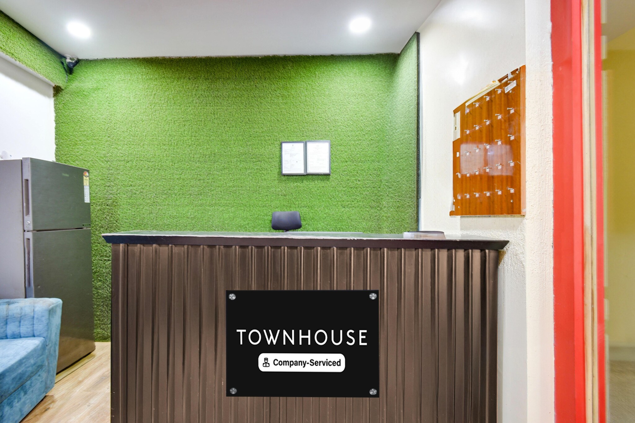 Ground floor: (bedroom(double bed, TV, seating area, electric kettle, dishwasher, bathtub or shower, shower, washbasin, toilet, air conditioning, lift, Towels for a fee, telephone, shampoo, body soap), bathroom)