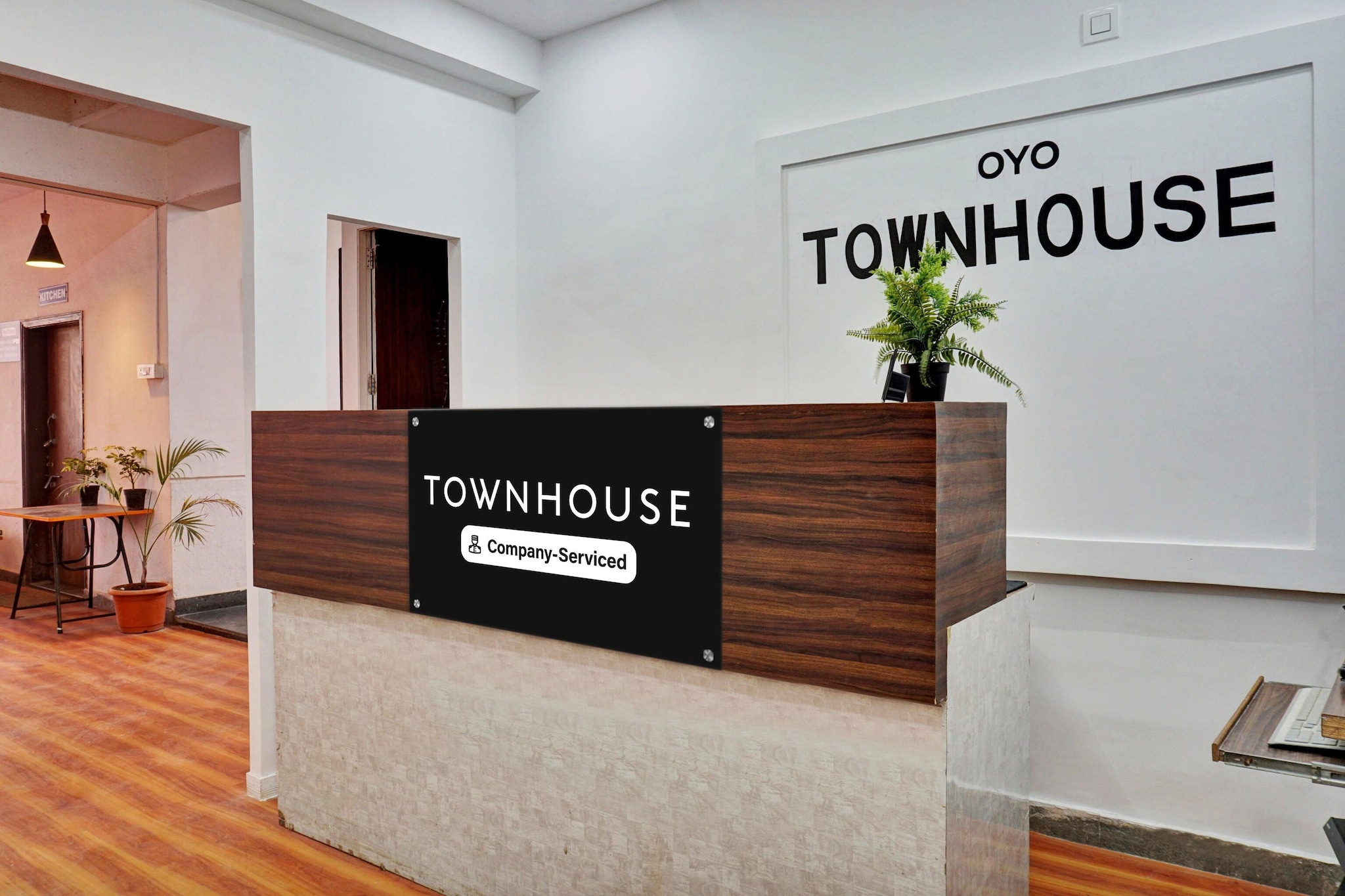 Ground floor: (bedroom(double bed, TV, seating area, air conditioning, telephone, Floor mattress), bathroom(bathtub or shower, shower, washbasin, toilet, Towels incl., shampoo, body soap, hot water))