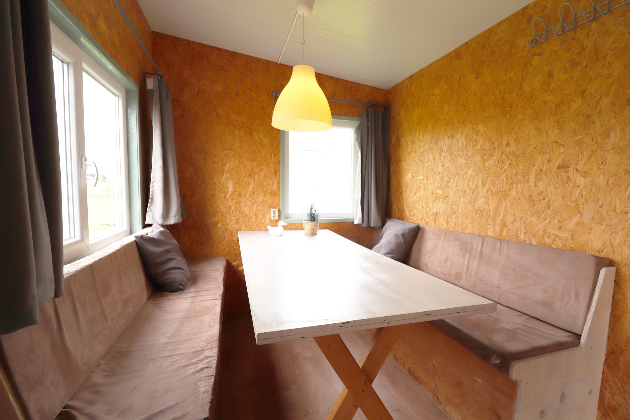 Cosy cabin 1-Eetkamer
