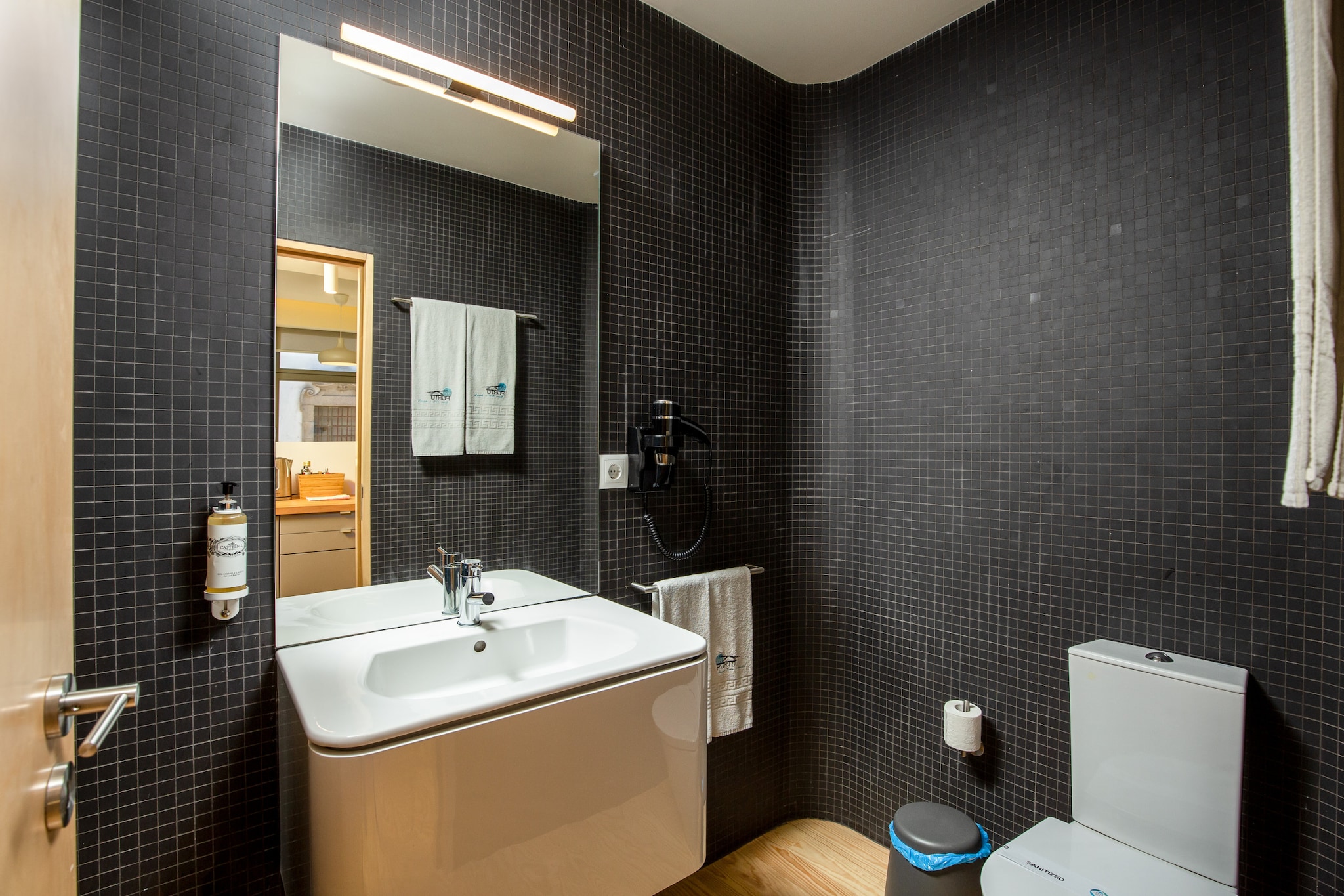 Feel Porto Codeçal Studio 1.1-Badezimmer