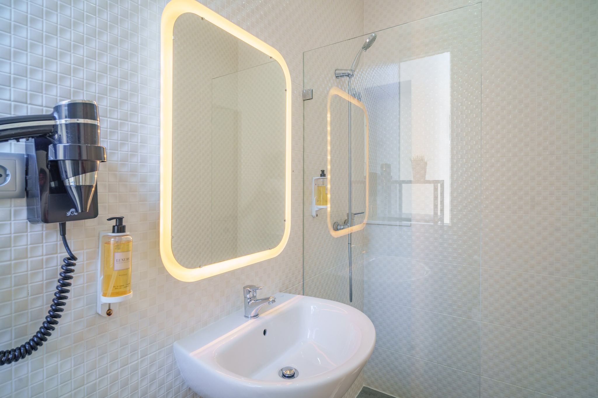 Feel Porto Downtown Poets Flat-Badkamer