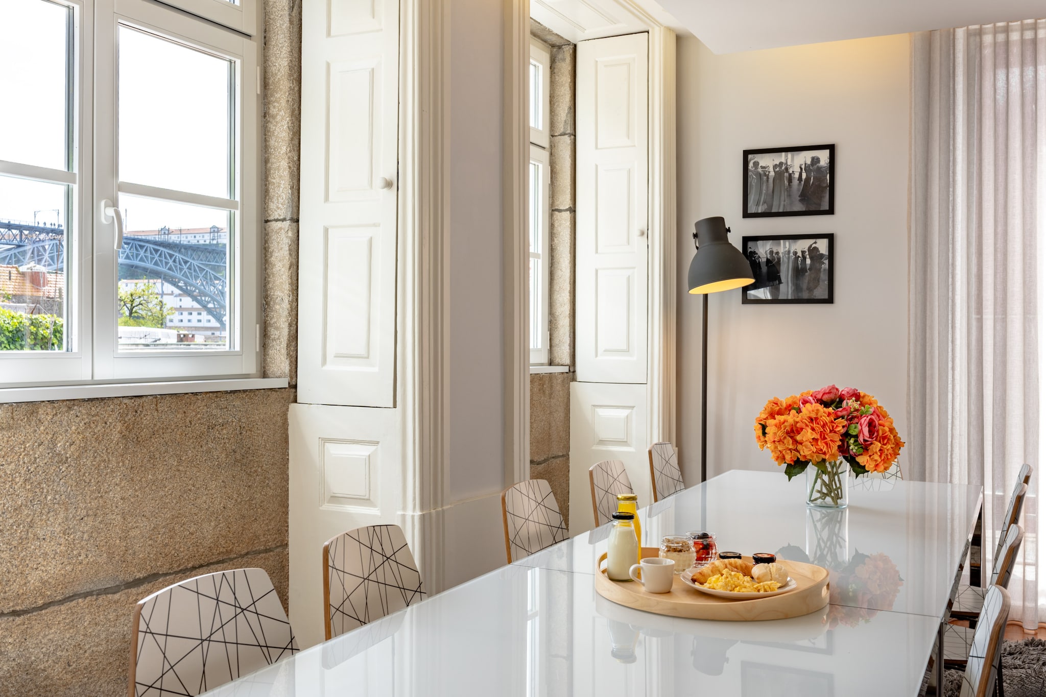 Feel Porto Ribeira Vintage Duplex-Esszimmer