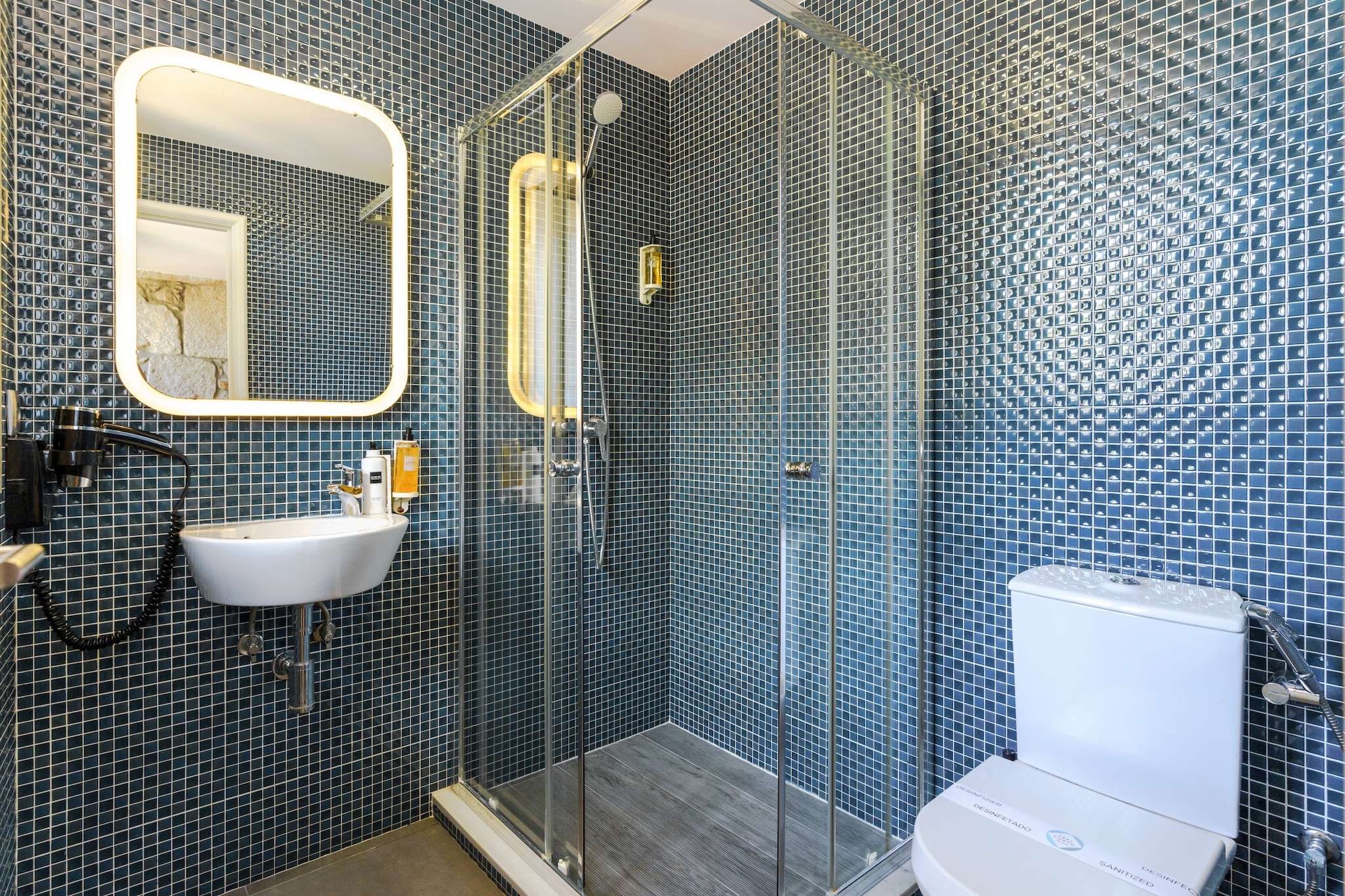 Feel Porto Ribeira Vintage Duplex-Badezimmer