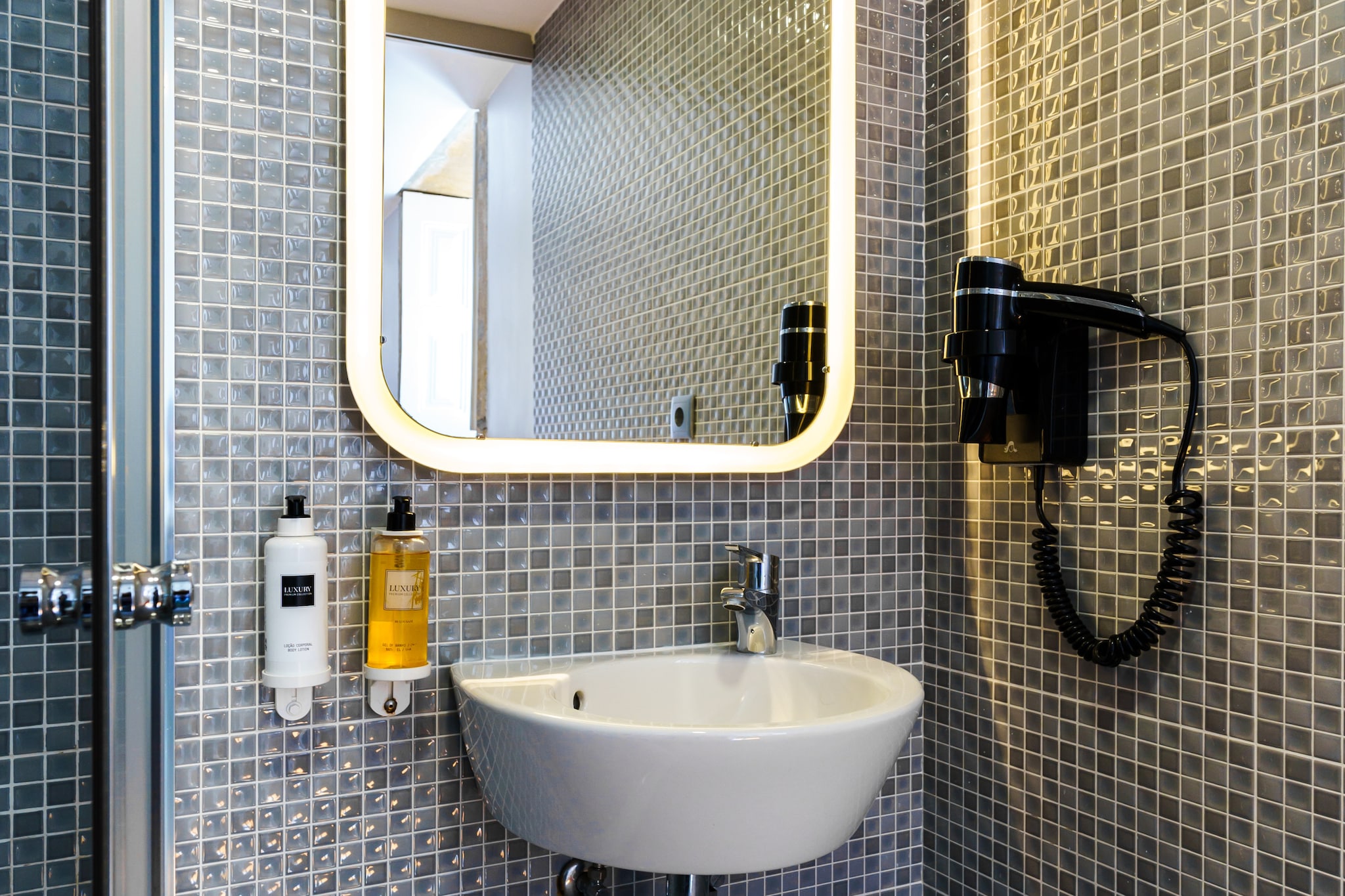 Feel Porto Ribeira Vintage Duplex-Badezimmer