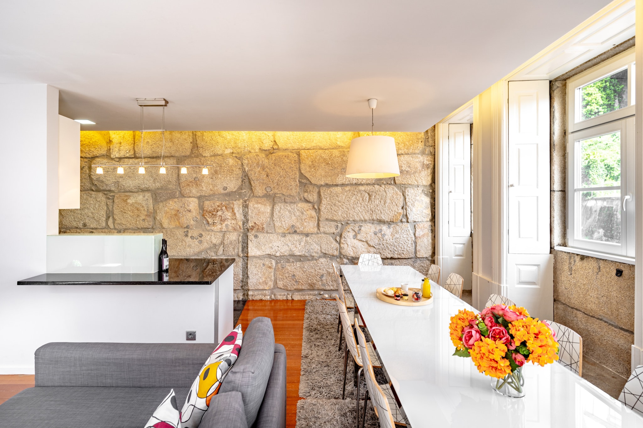 Feel Porto Ribeira Vintage Duplex-Esszimmer