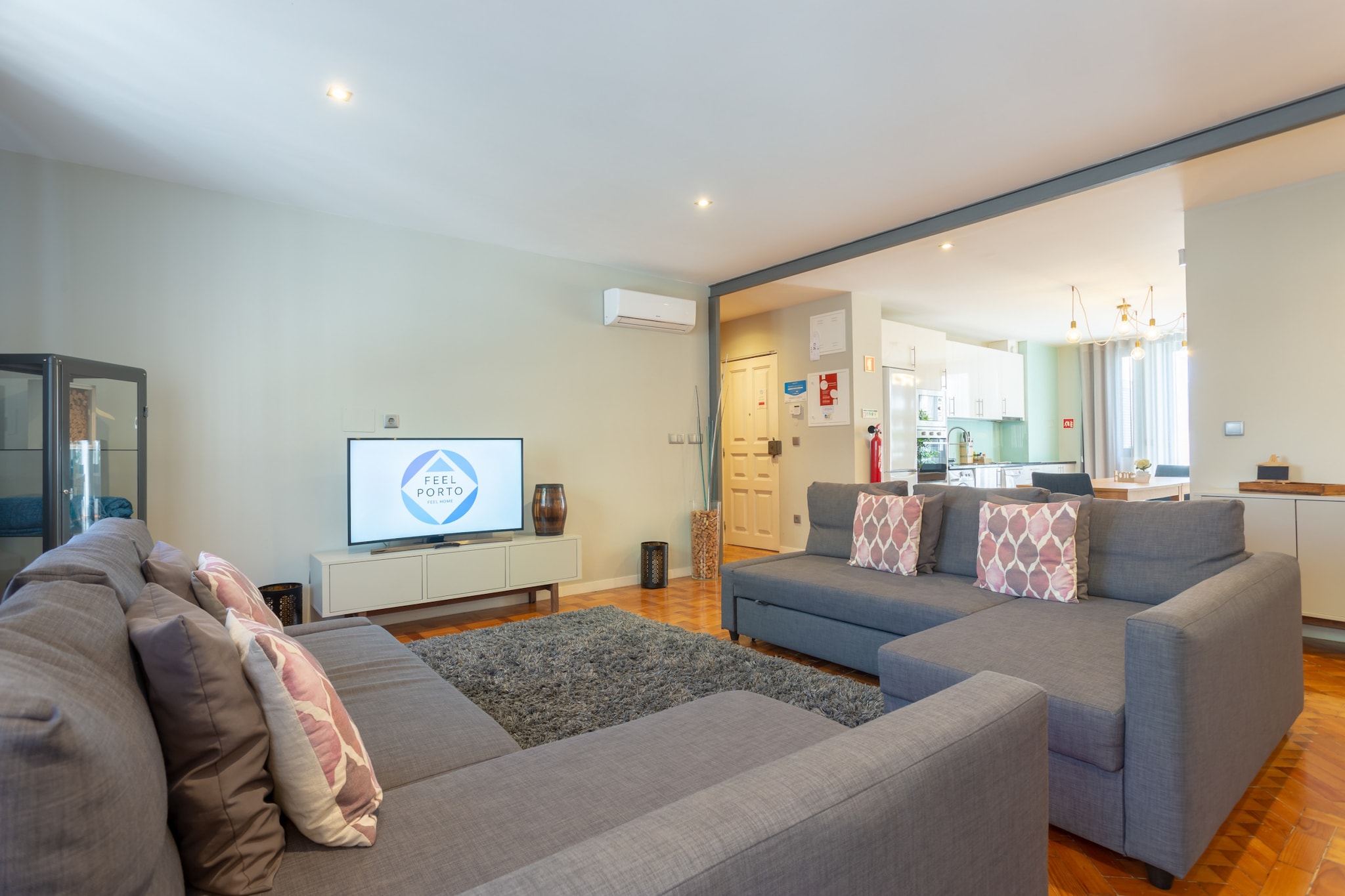 Feel Porto Ruby Townhouse-Woonkamer