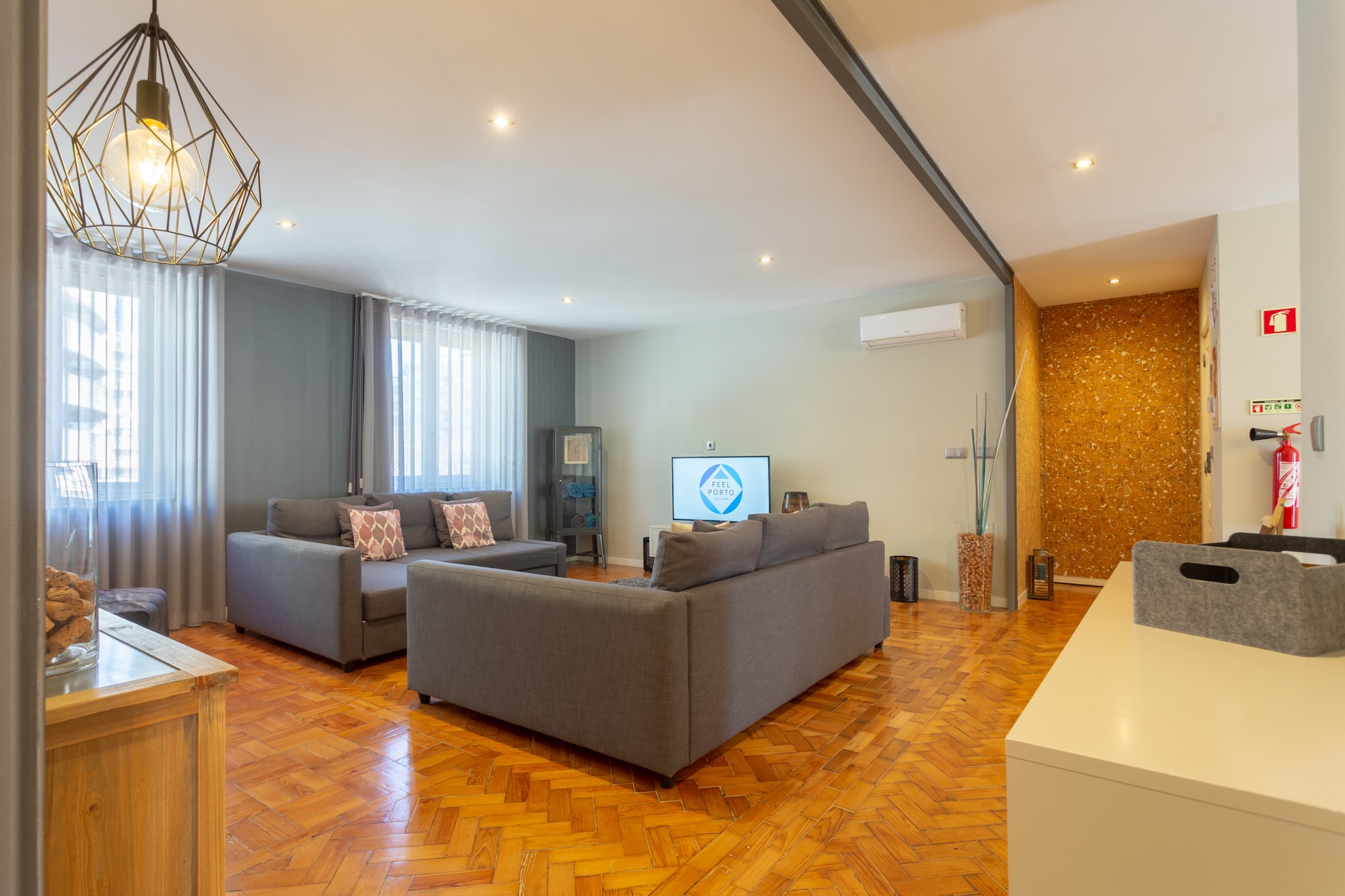 Feel Porto Ruby Townhouse-Woonkamer