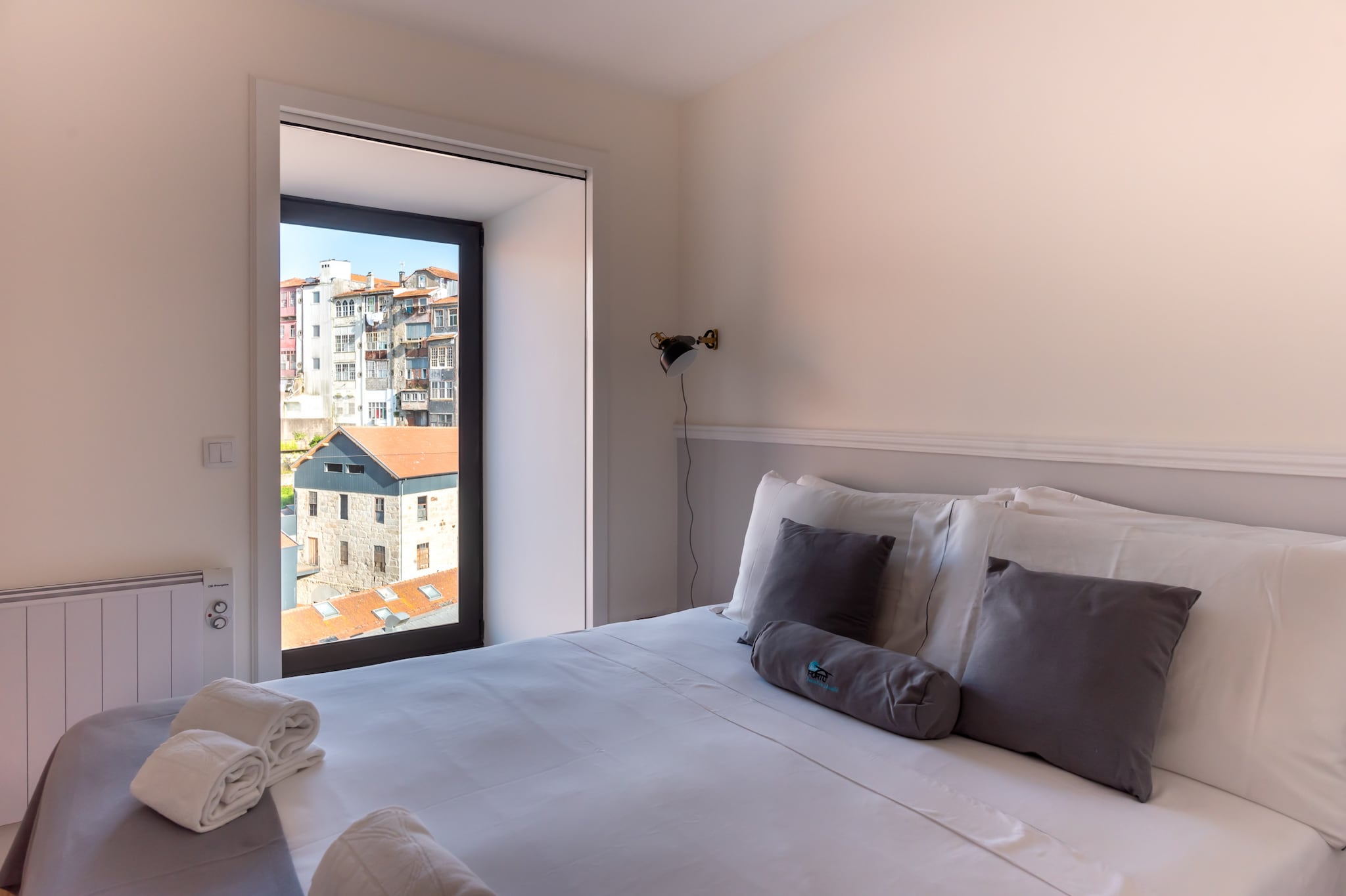 Feel Porto Downtown Theater Studio-Schlafzimmer