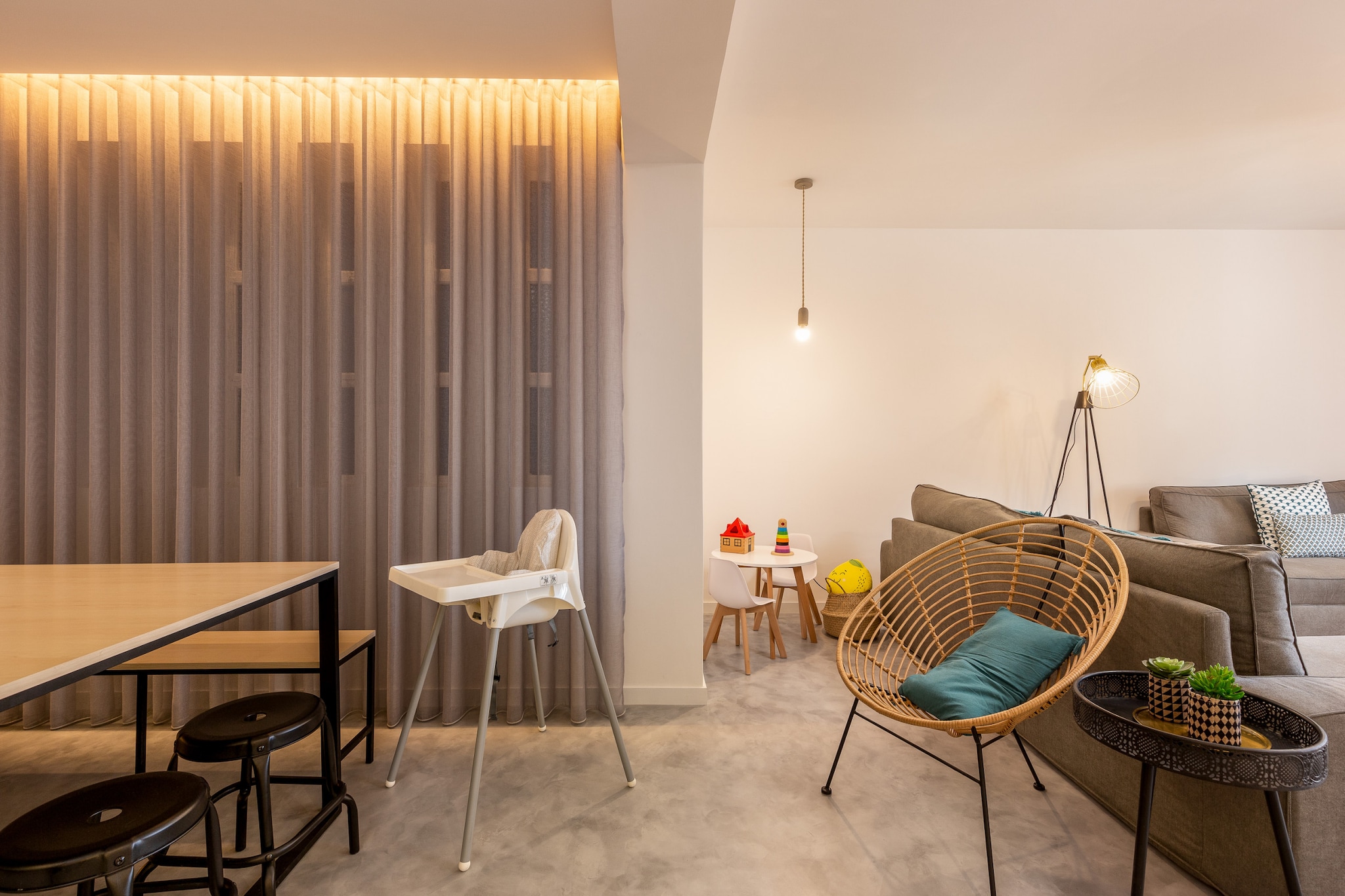 Feel Porto Pinot Townhouse-Woonkamer