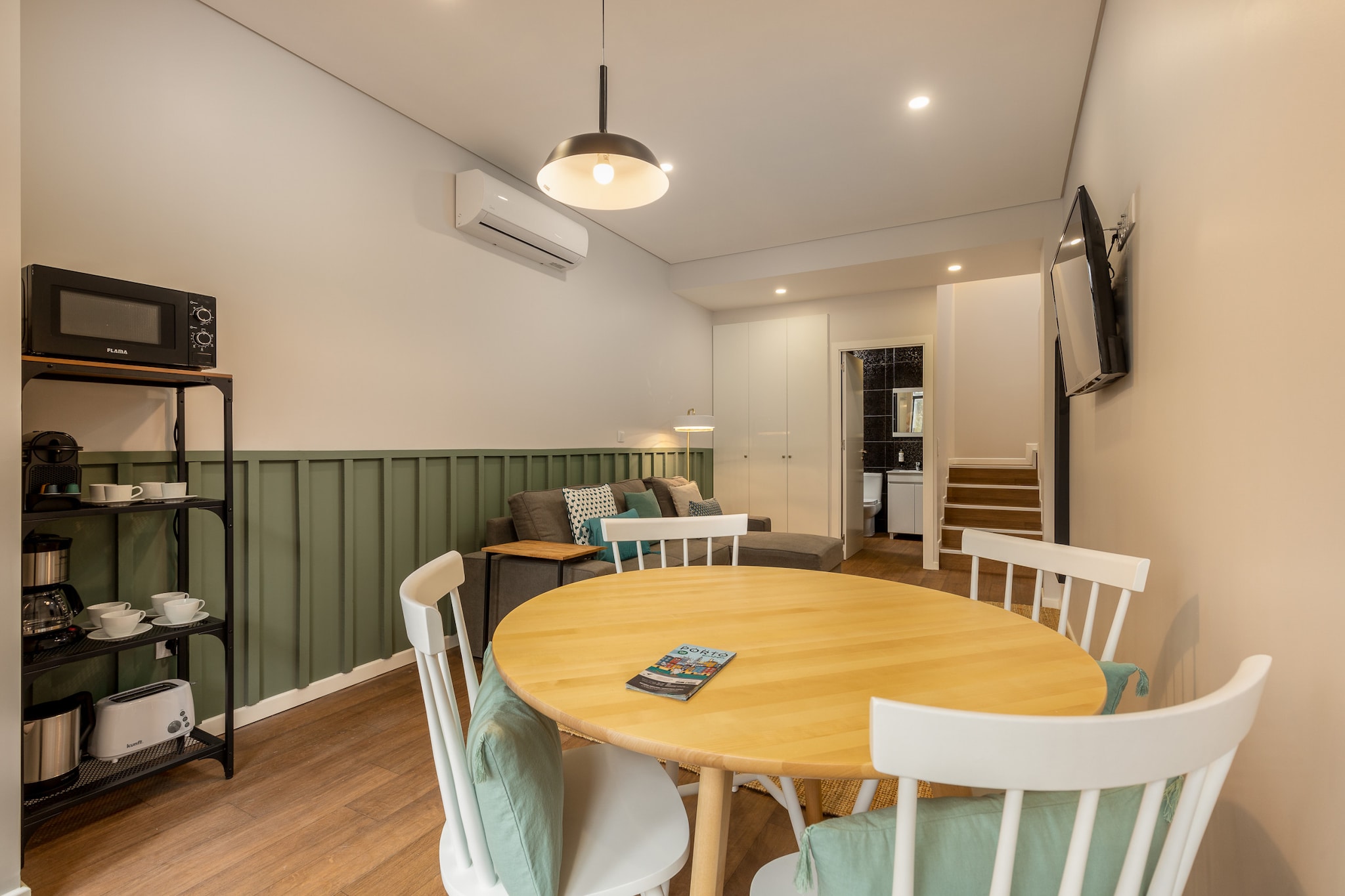 Feel Porto Wine Essence I-Eetkamer