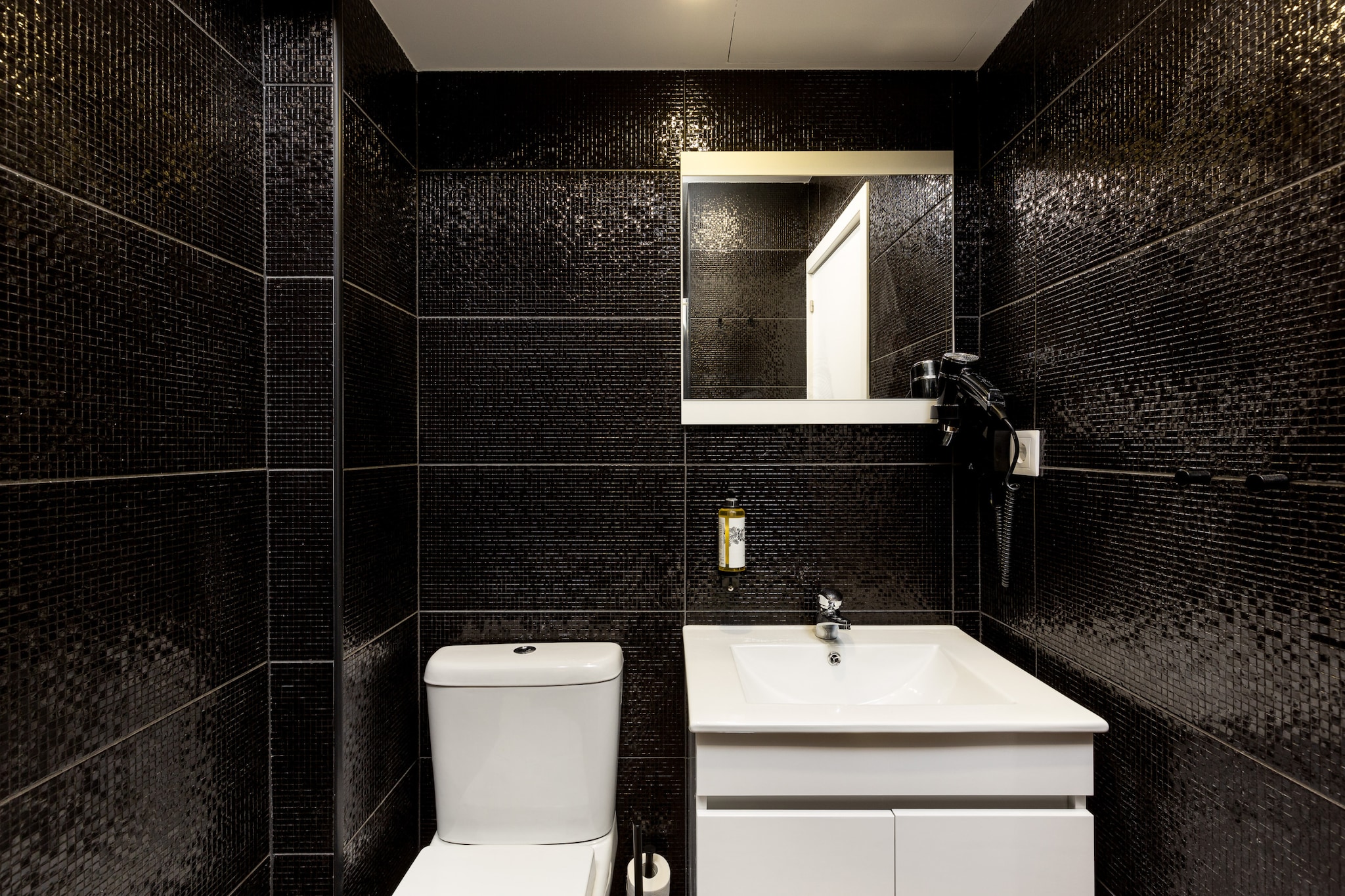 Feel Porto Wine Essence II-Badkamer