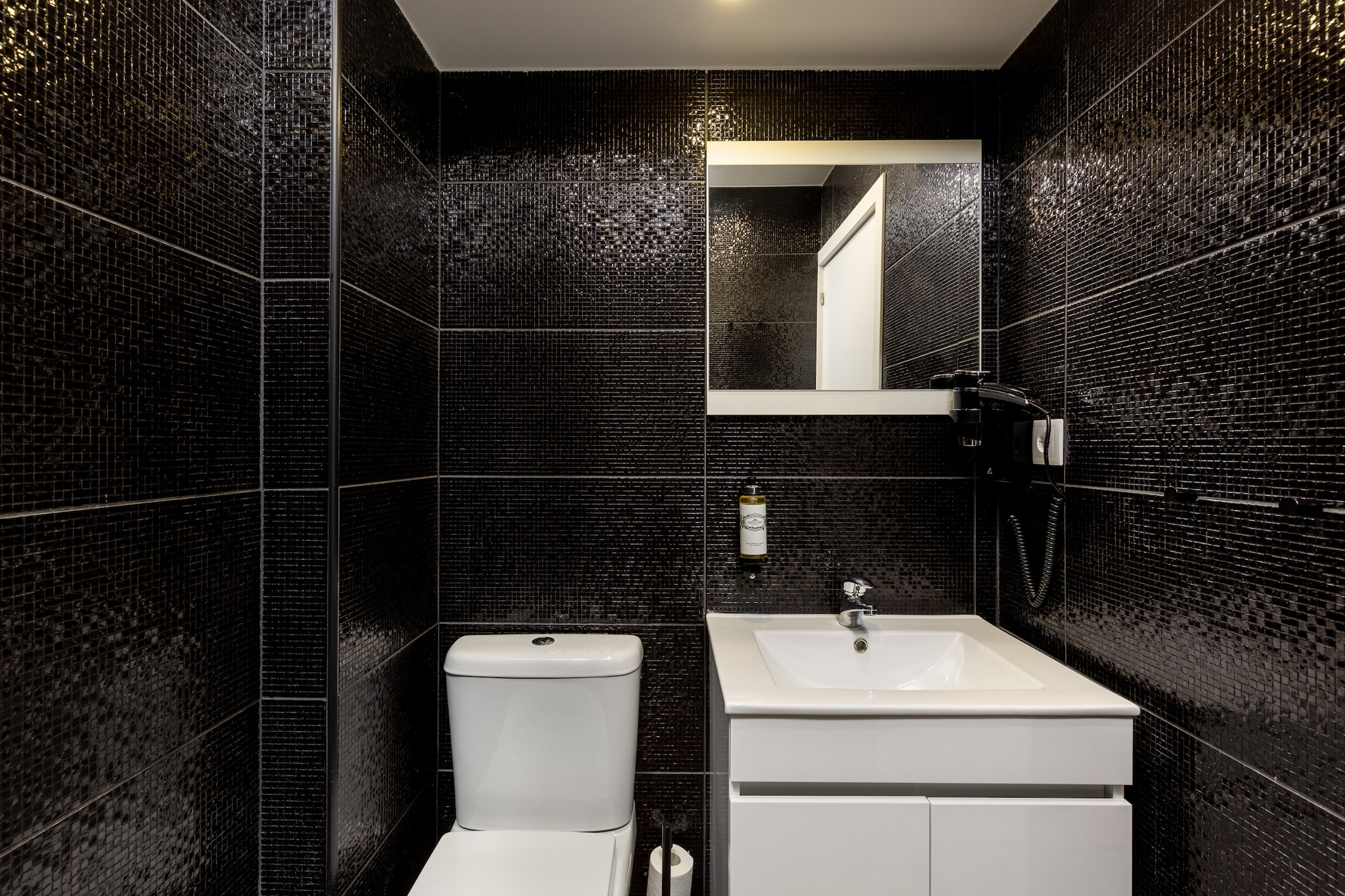 Feel Porto Wine Essence IV-Badkamer