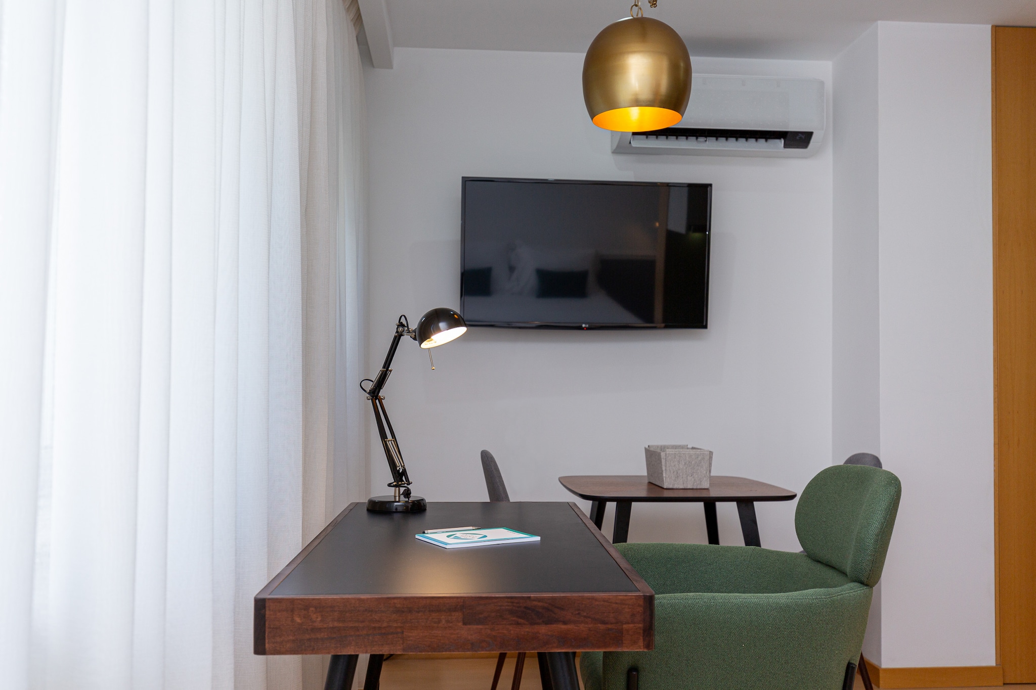 Feel Corporate Housing Marquês III-Woonkamer