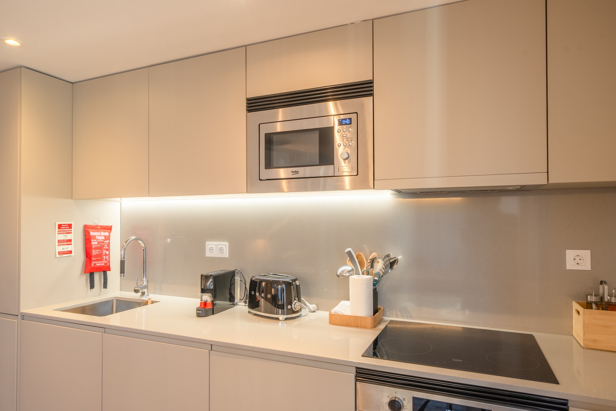 Feel Porto Firmeza Coworking & Flat 1.3-Keuken