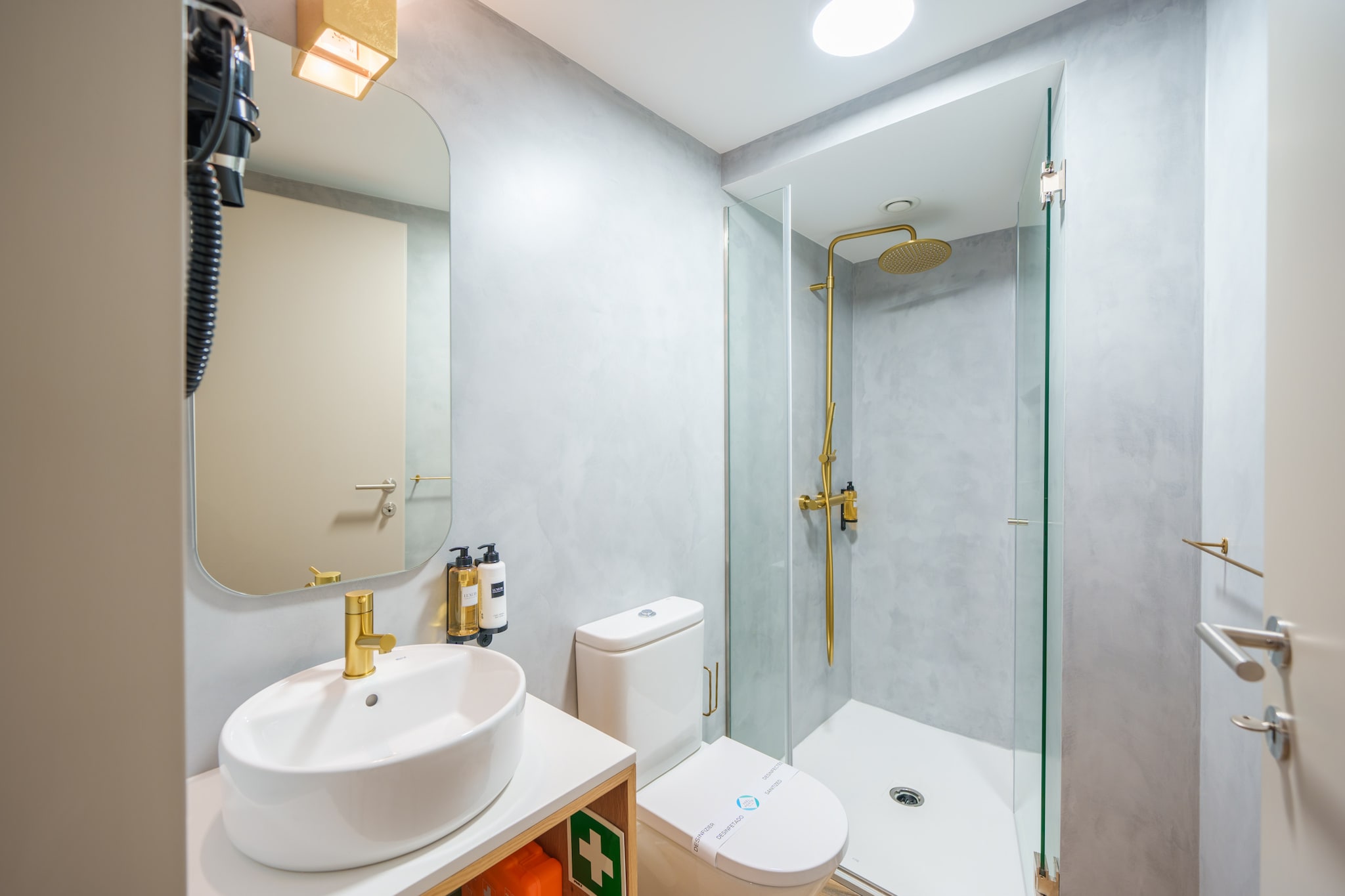 Feel Porto Firmeza Coworking & Flat 3.4-Badkamer