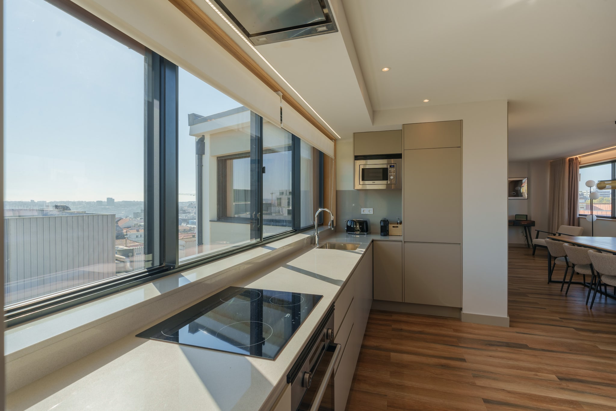 Feel Porto Firmeza Coworking & Flat 4.4-Keuken