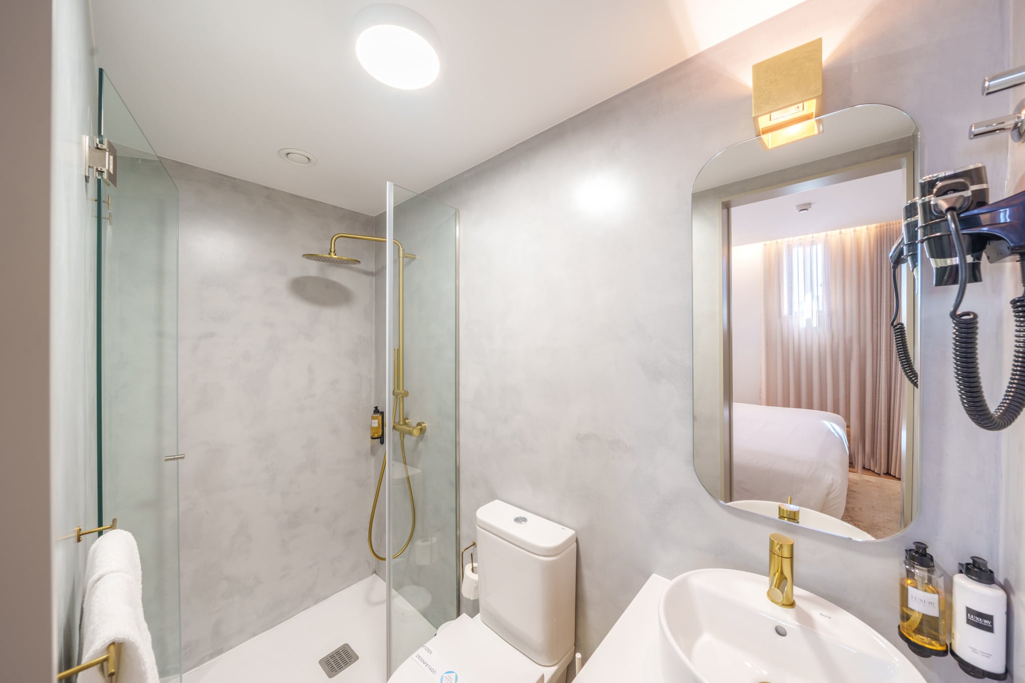 Feel Porto Firmeza Coworking & Flat 4.4-Badkamer