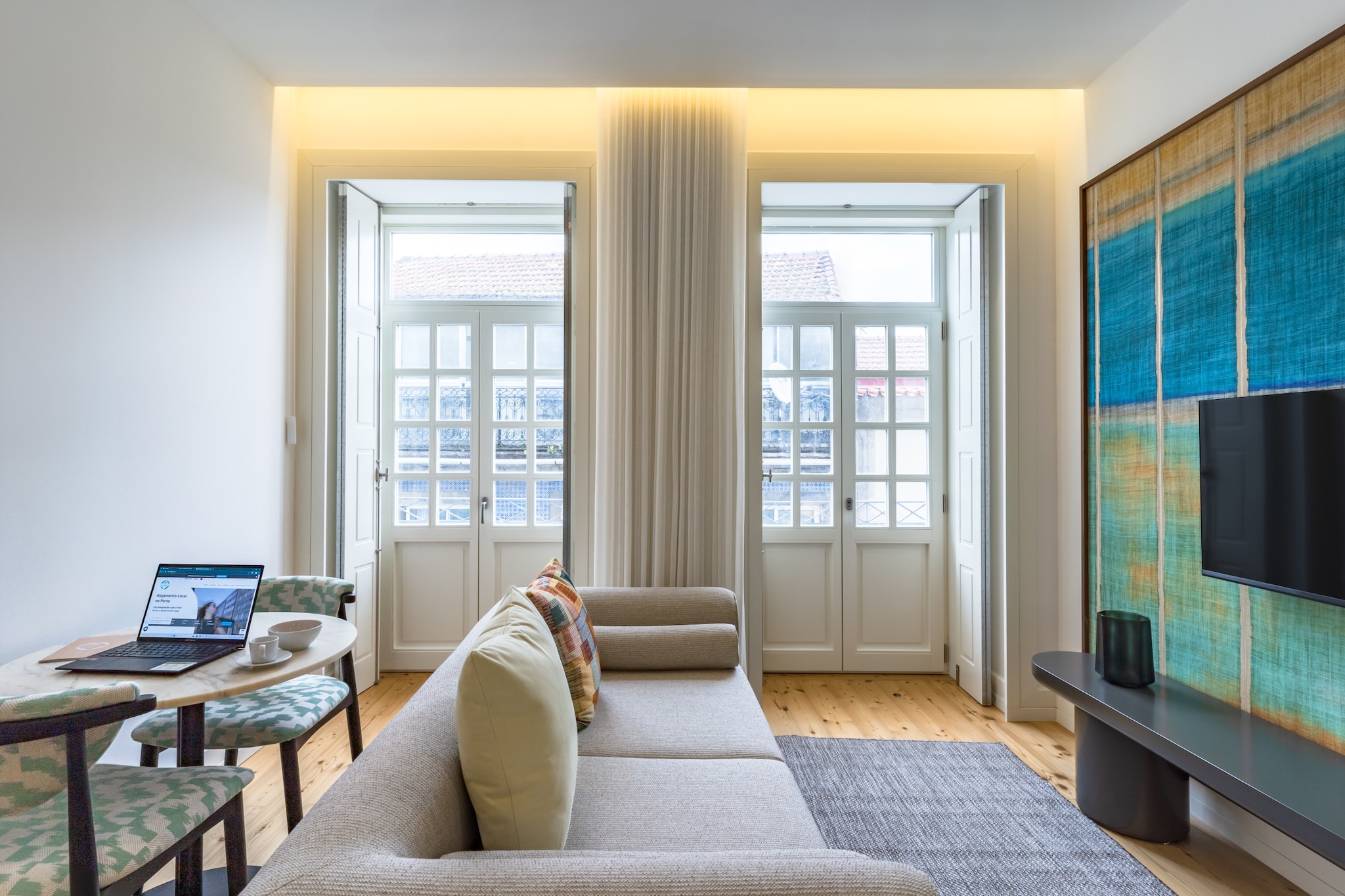 Feel Porto Clérigos Charm Flat 2.2-Woonkamer